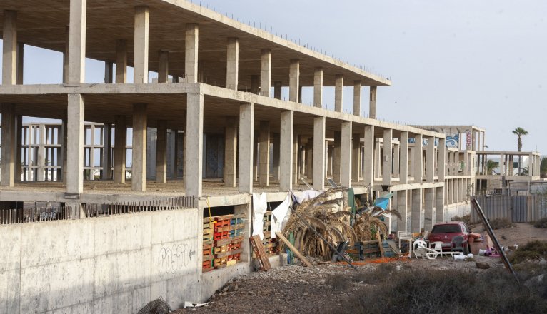 Exterior de la parcela 216 de Costa Teguise. Foto: Juan Mateos. Exterior de la parcela 216 de Costa Teguise. Foto: Juan Mateos.