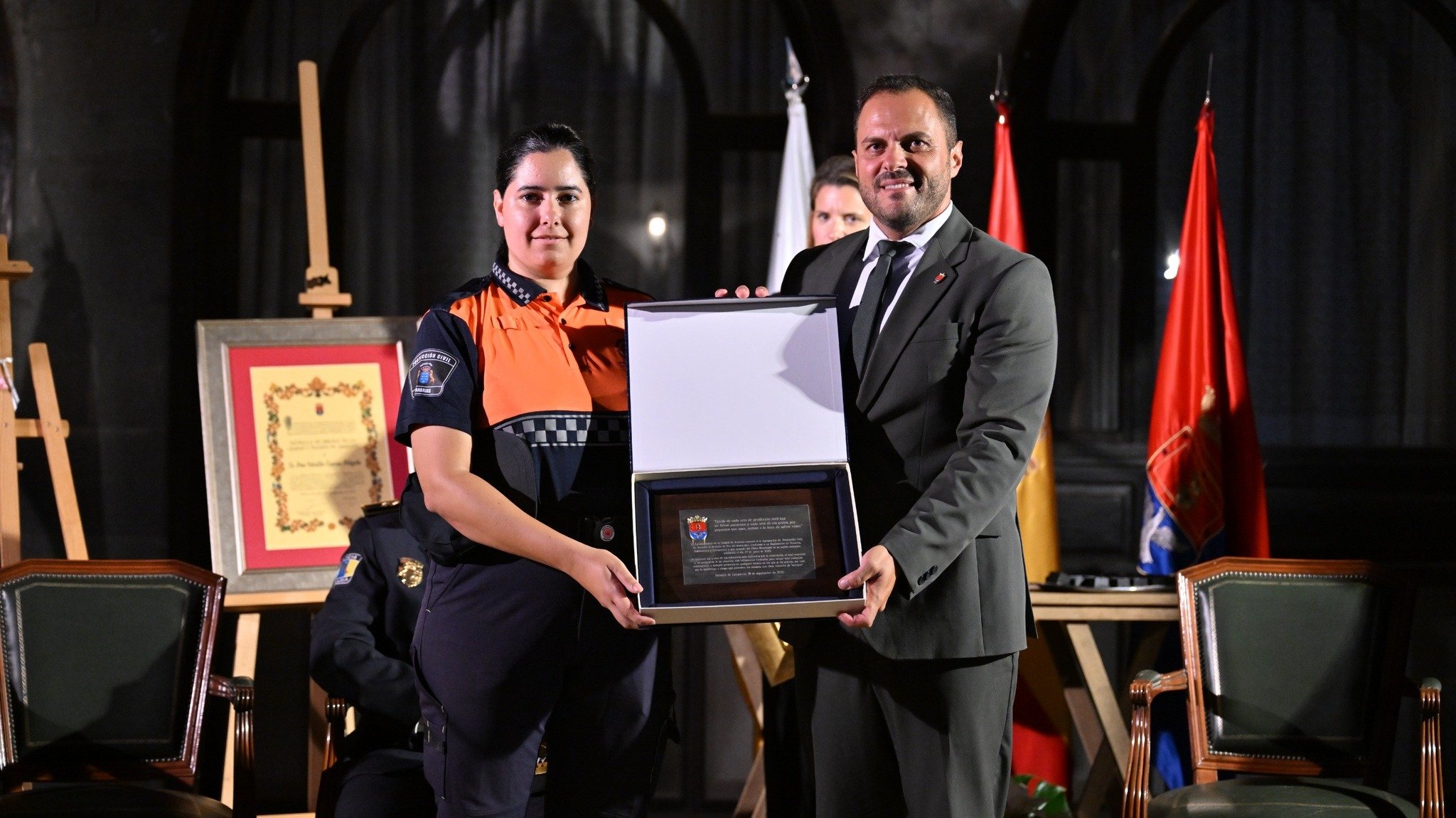 Medallas de la Ciudad a Protección Civil y a los policiales locales Marcos Antonio Rosario y Osbaldo Espino 