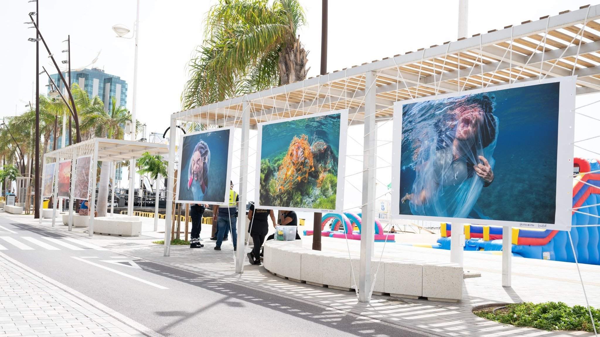 Arrecife inauguró en el Reducto esta exposición Gritos del Azul para sensibilizar sobre el cuidado de las playas y el litoral