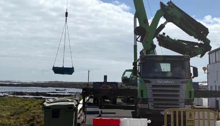 La grúa trabajando en La Condesa La grúa trabajando en La Condesa