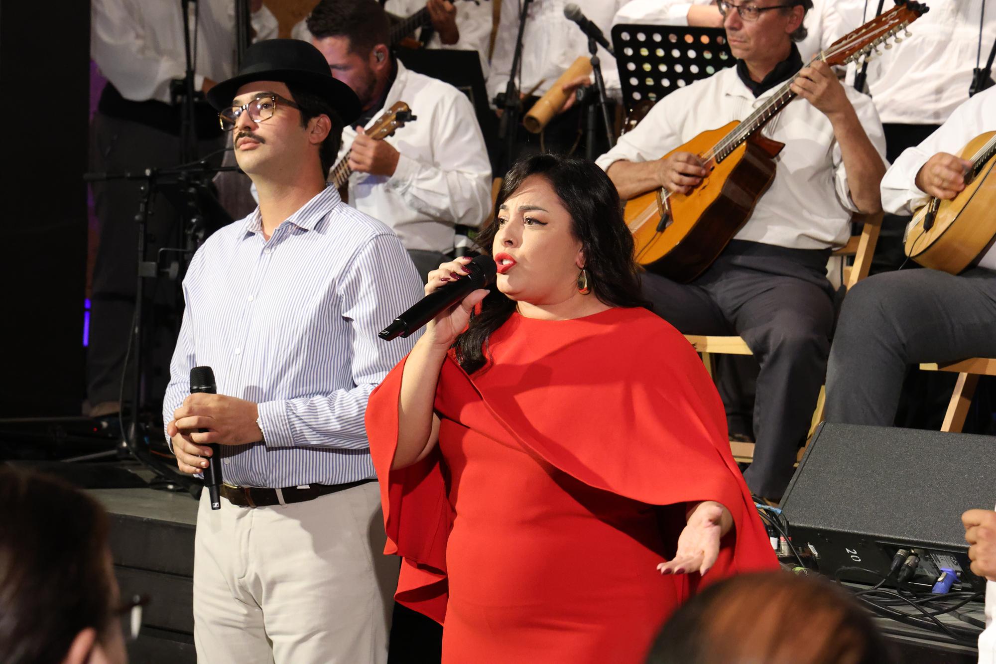 Inauguración de exposiciones de la Sociedad Torrelavega. Fotos: La Voz. Inauguración de exposiciones de la Sociedad Torrelavega. Fotos: La Voz.