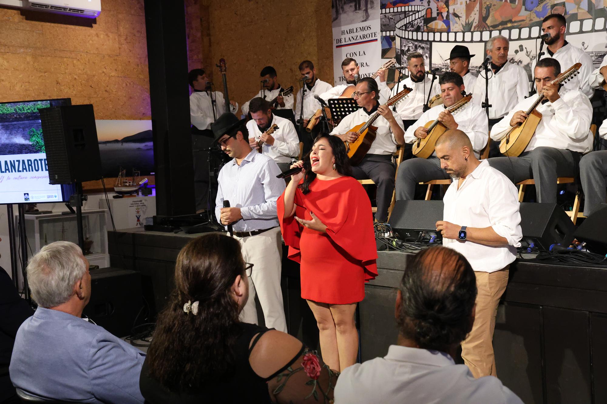 Inauguración de exposiciones de la Sociedad Torrelavega. Fotos: La Voz. Inauguración de exposiciones de la Sociedad Torrelavega. Fotos: La Voz.