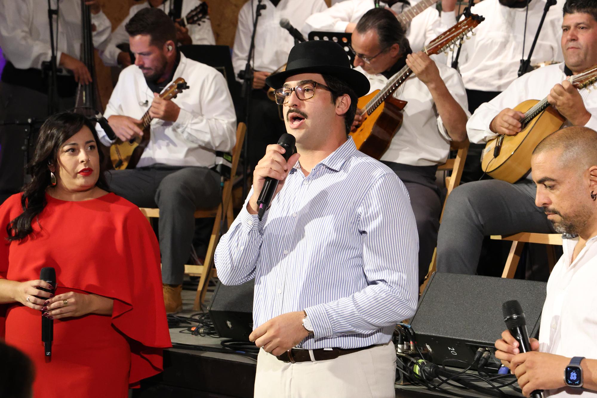 Inauguración de exposiciones de la Sociedad Torrelavega. Fotos: La Voz. Inauguración de exposiciones de la Sociedad Torrelavega. Fotos: La Voz.