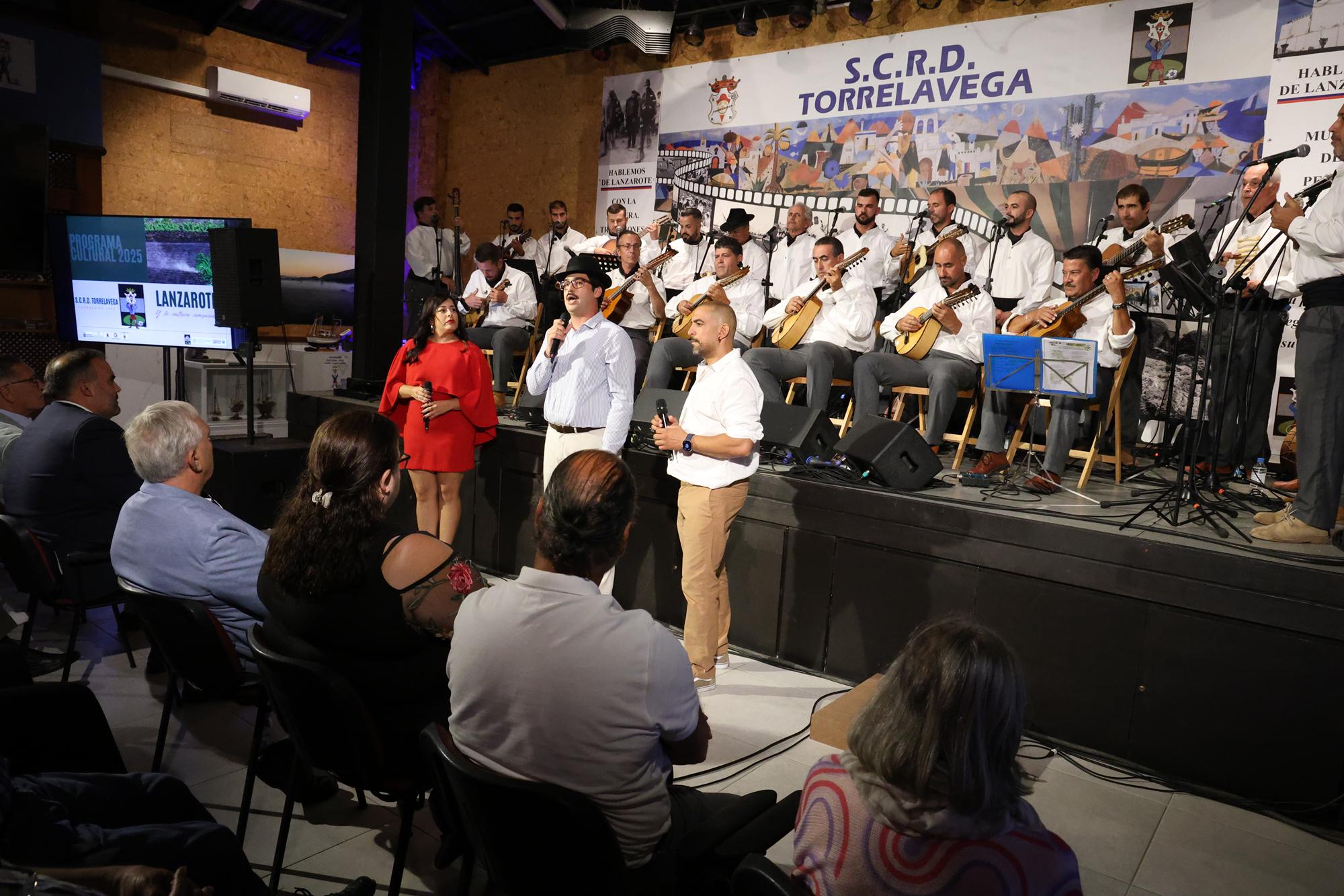 Inauguración de exposiciones de la Sociedad Torrelavega. Fotos: La Voz. Inauguración de exposiciones de la Sociedad Torrelavega. Fotos: La Voz.