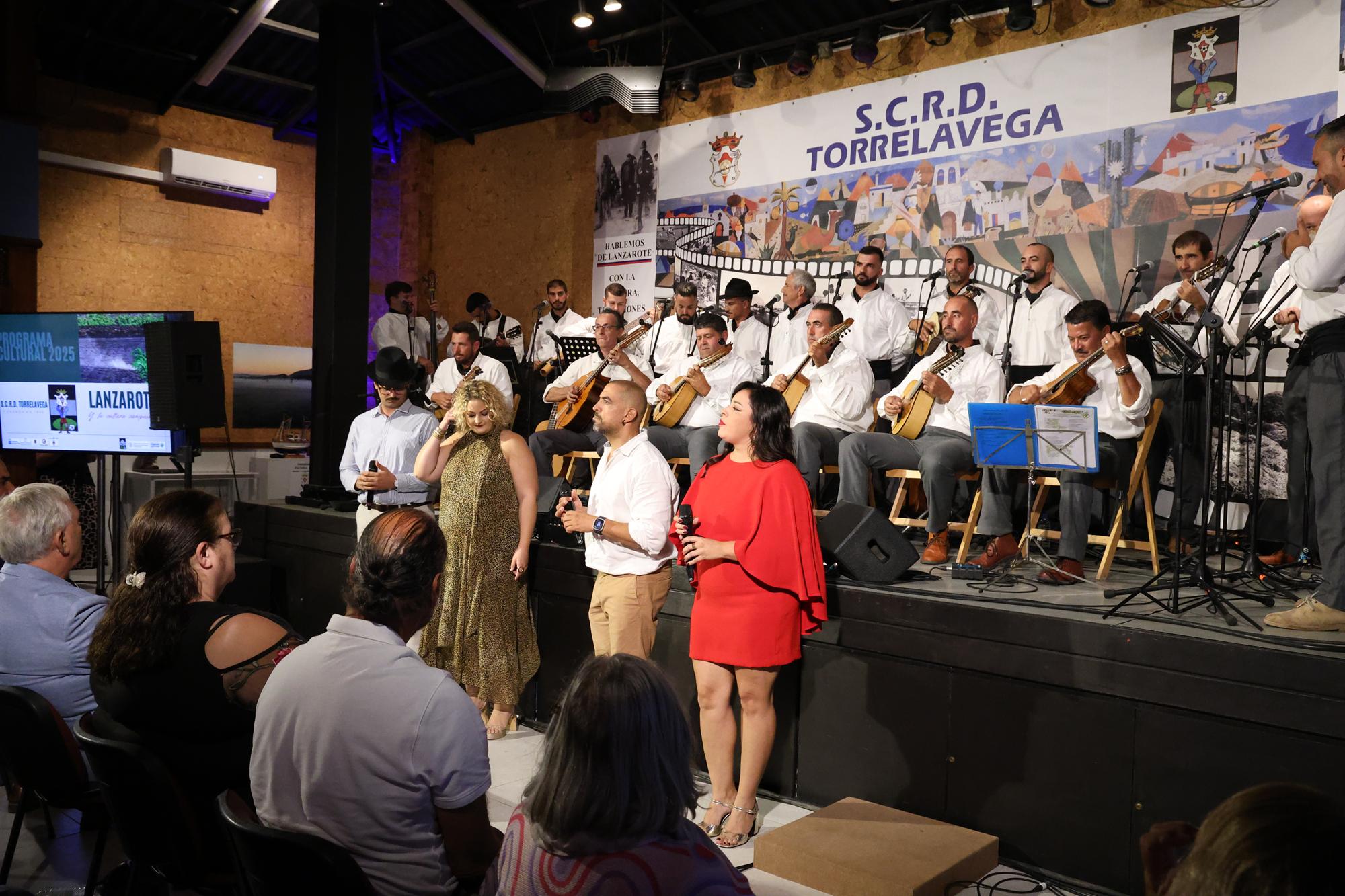 Inauguración de exposiciones de la Sociedad Torrelavega. Fotos: La Voz. Inauguración de exposiciones de la Sociedad Torrelavega. Fotos: La Voz.