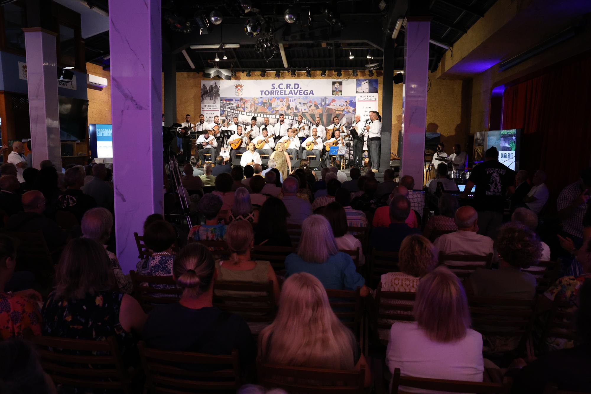 Inauguración de exposiciones de la Sociedad Torrelavega. Fotos: La Voz. Inauguración de exposiciones de la Sociedad Torrelavega. Fotos: La Voz.