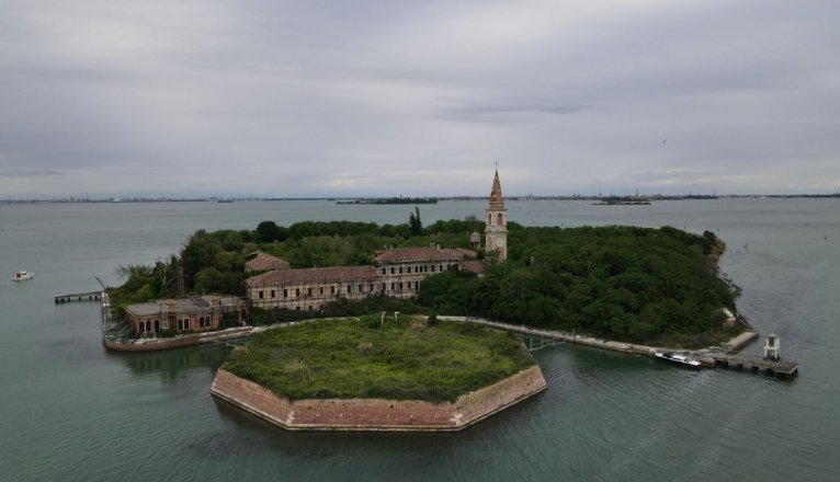 Isla Poveglia en Venecia