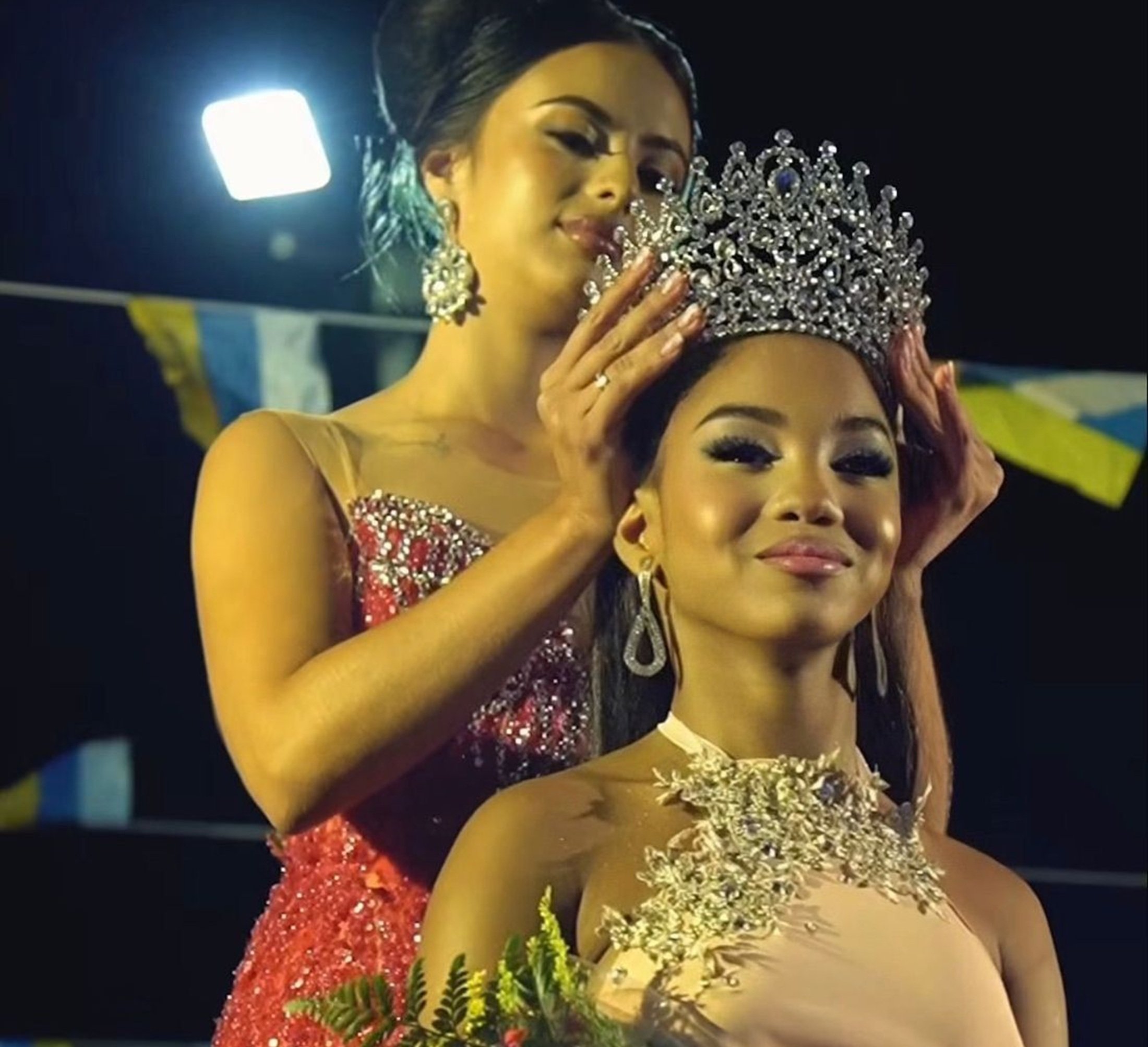 Esmeralda Barreiro se corona como Miss Tinasoria 2025