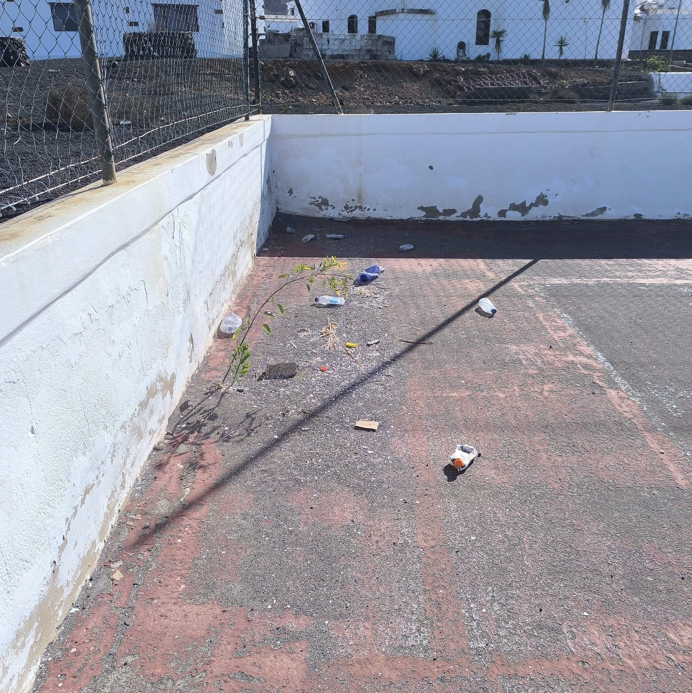 Imagen del estado de las canchas deportivas de Tinajo