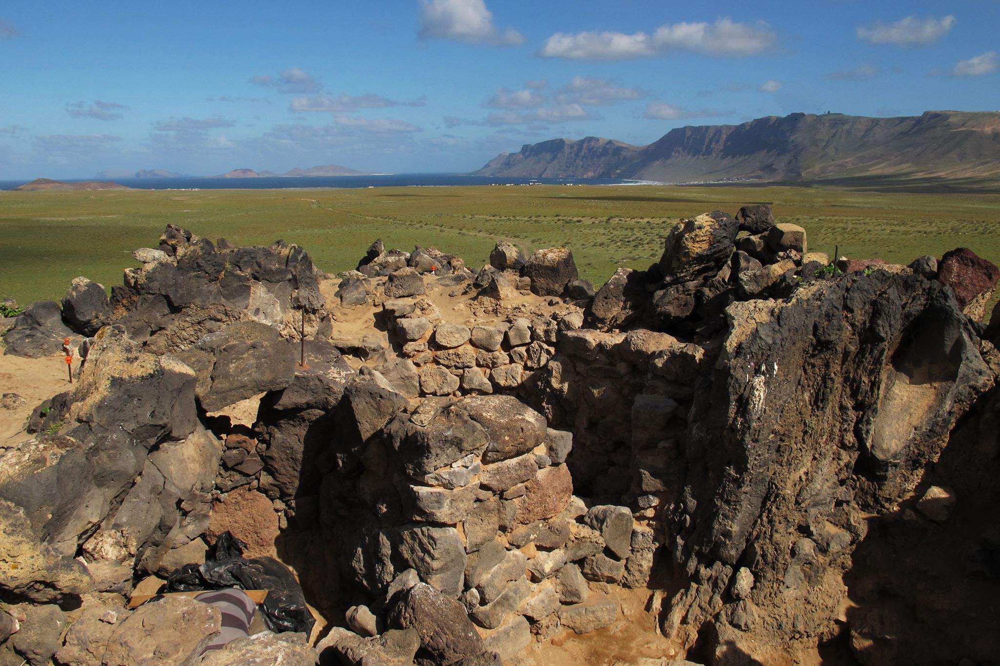 Yacimiento arqueológico. La Peña de las Cucharas- Fiquinineo.