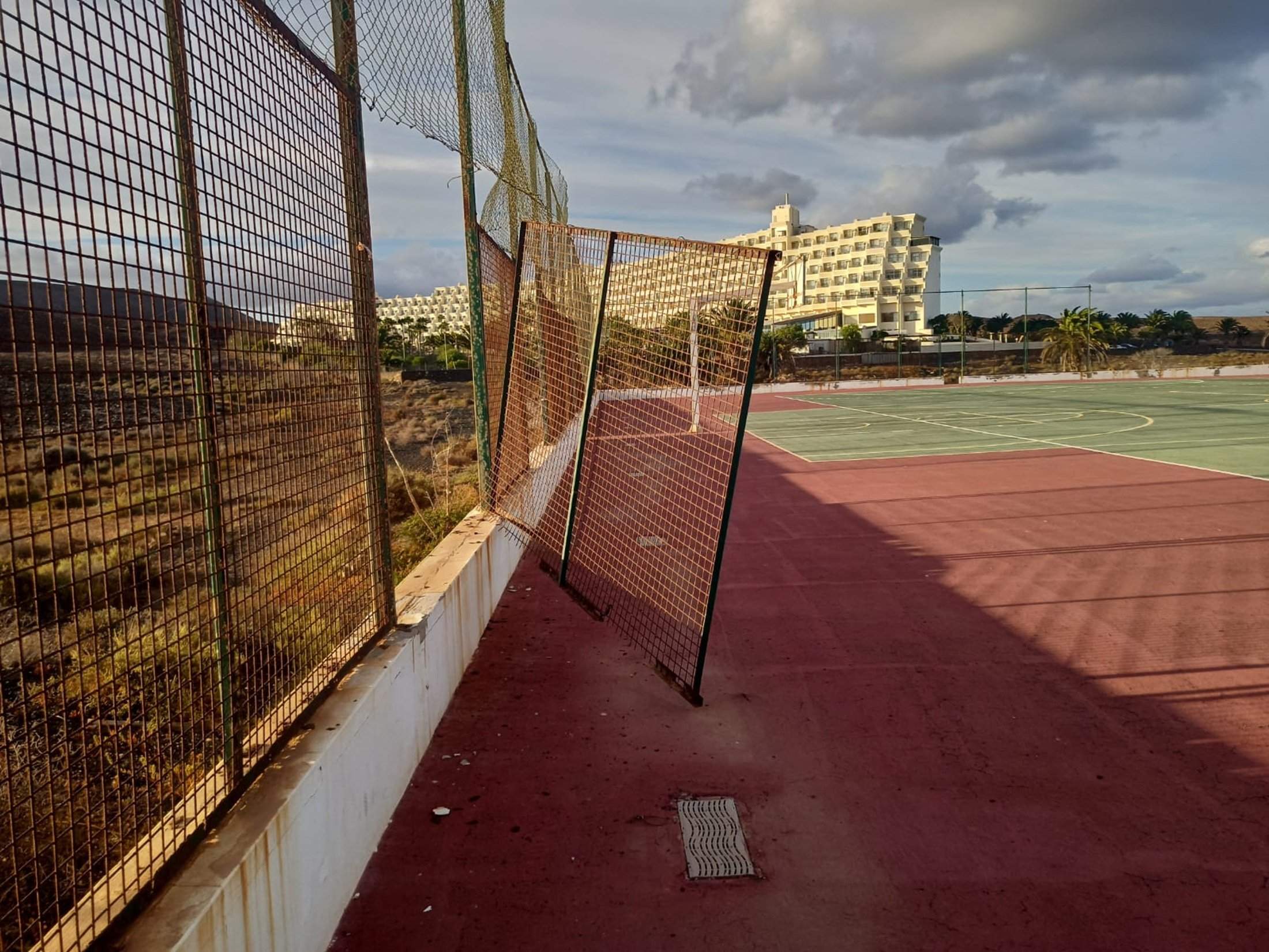 Cancha en la calle la Laguna de Costa Teguise