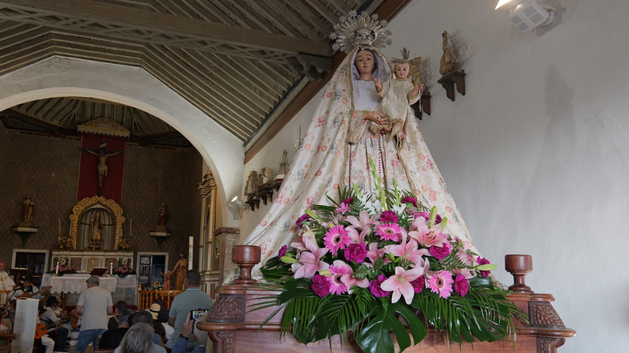 Procesión en honor a Nuestra Señora del Rosario Procesión en honor a Nuestra Señora del Rosario