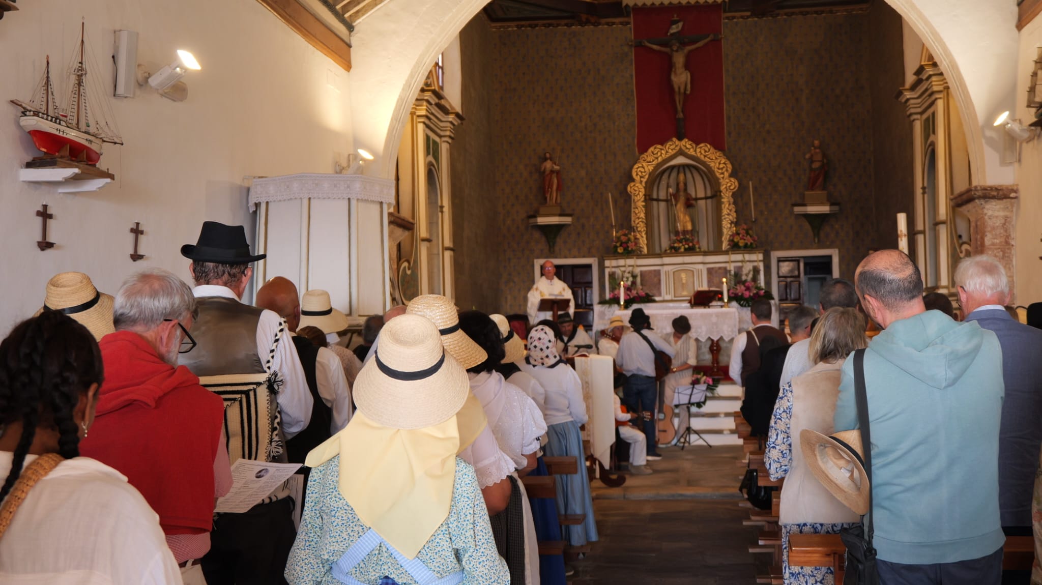 Procesión en honor a Nuestra Señora del Rosario Procesión en honor a Nuestra Señora del Rosario