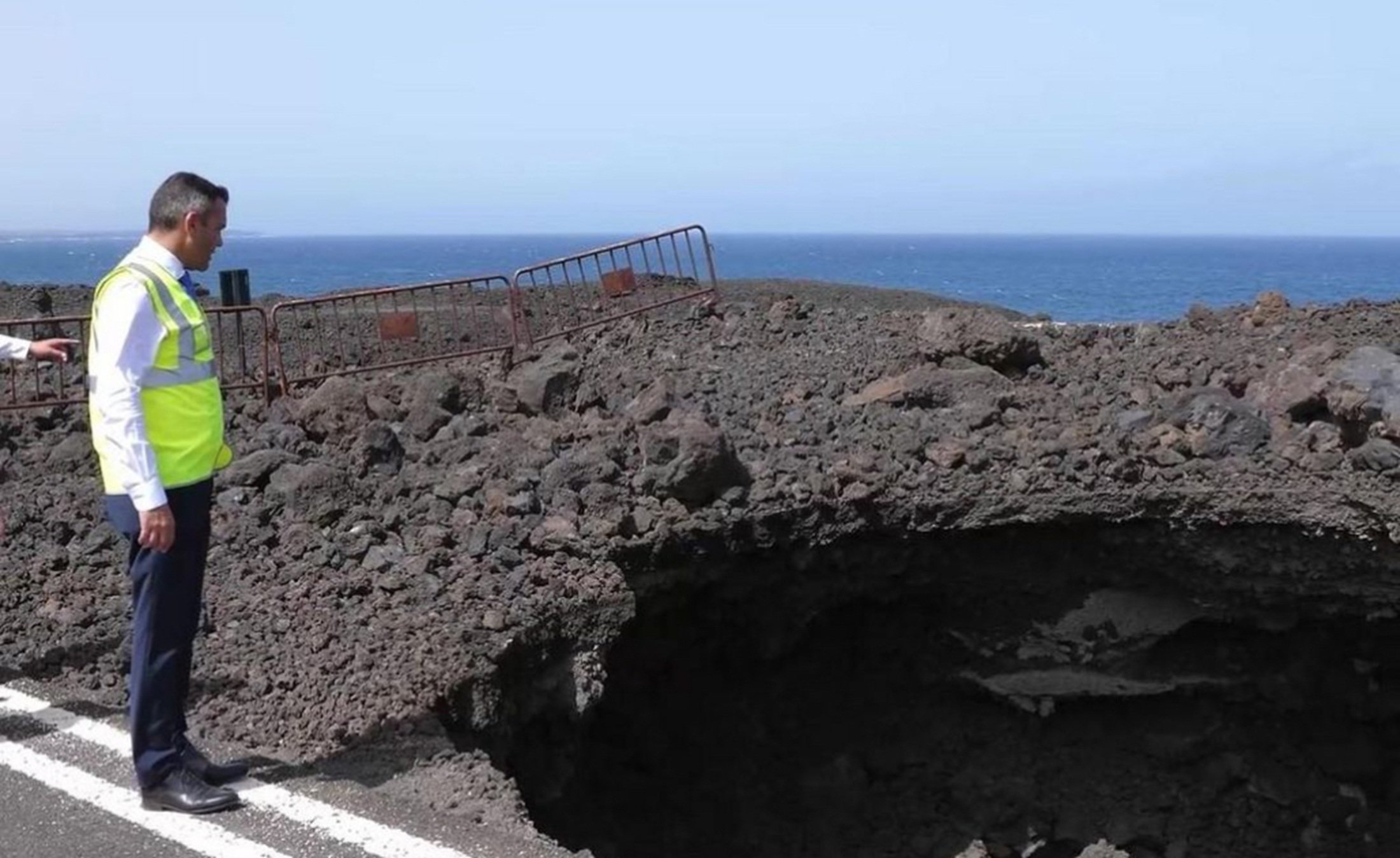 Oswaldo Betancort en la carretera de Los Hervideros