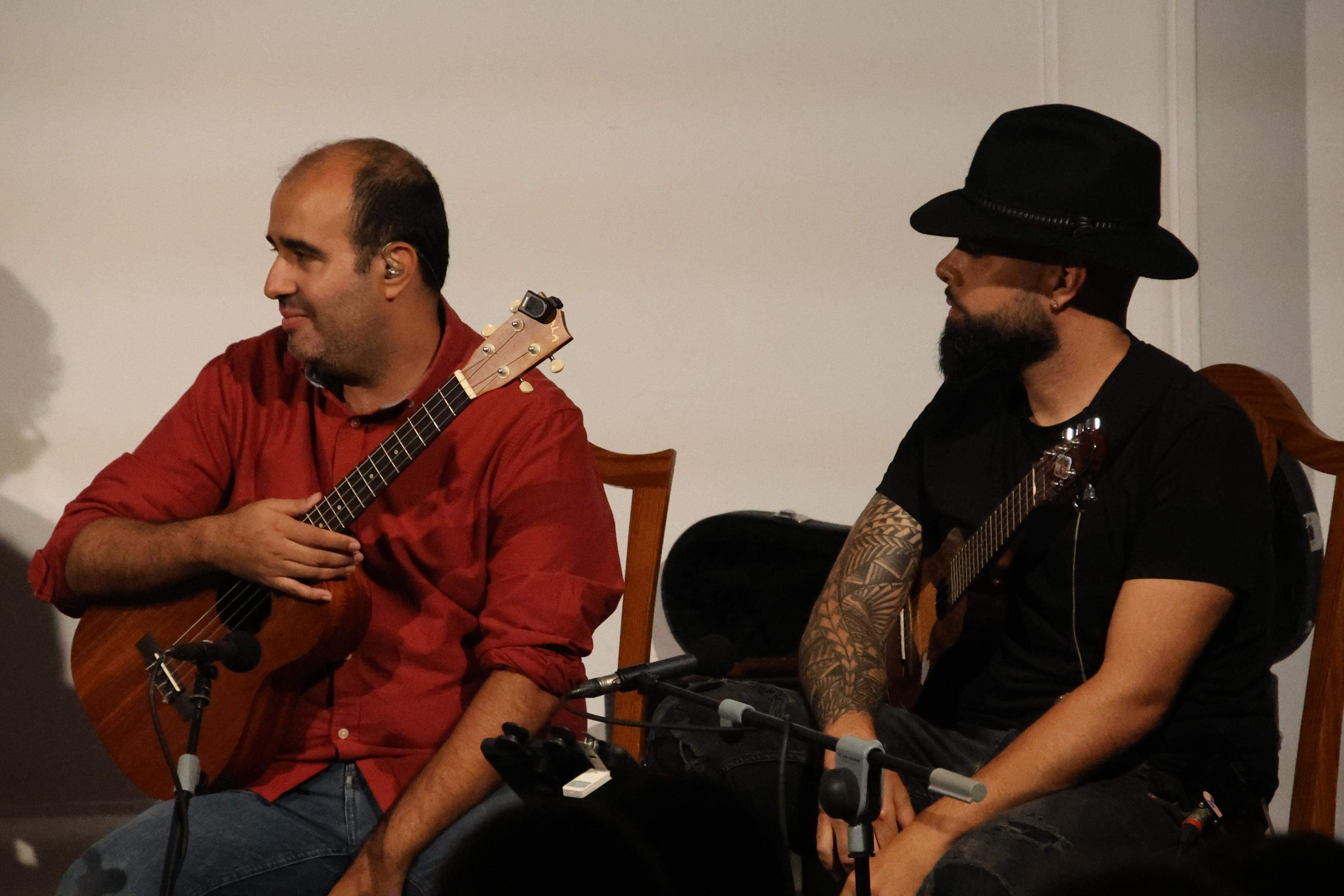 Timples y otras pequeñas guitarra del Mundo. Foto: Norberto de León Timples y otras pequeñas guitarra del Mundo. Foto: Norberto de León