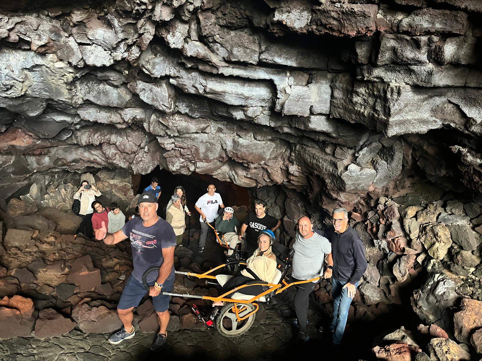 Primera Ruta Adaptada a la Cueva de Los Verdes.
