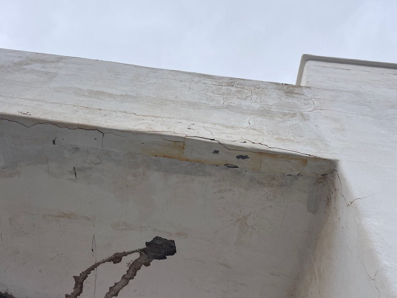 Estado de la entrada de Costa Teguise. Fotos: Cedidas.