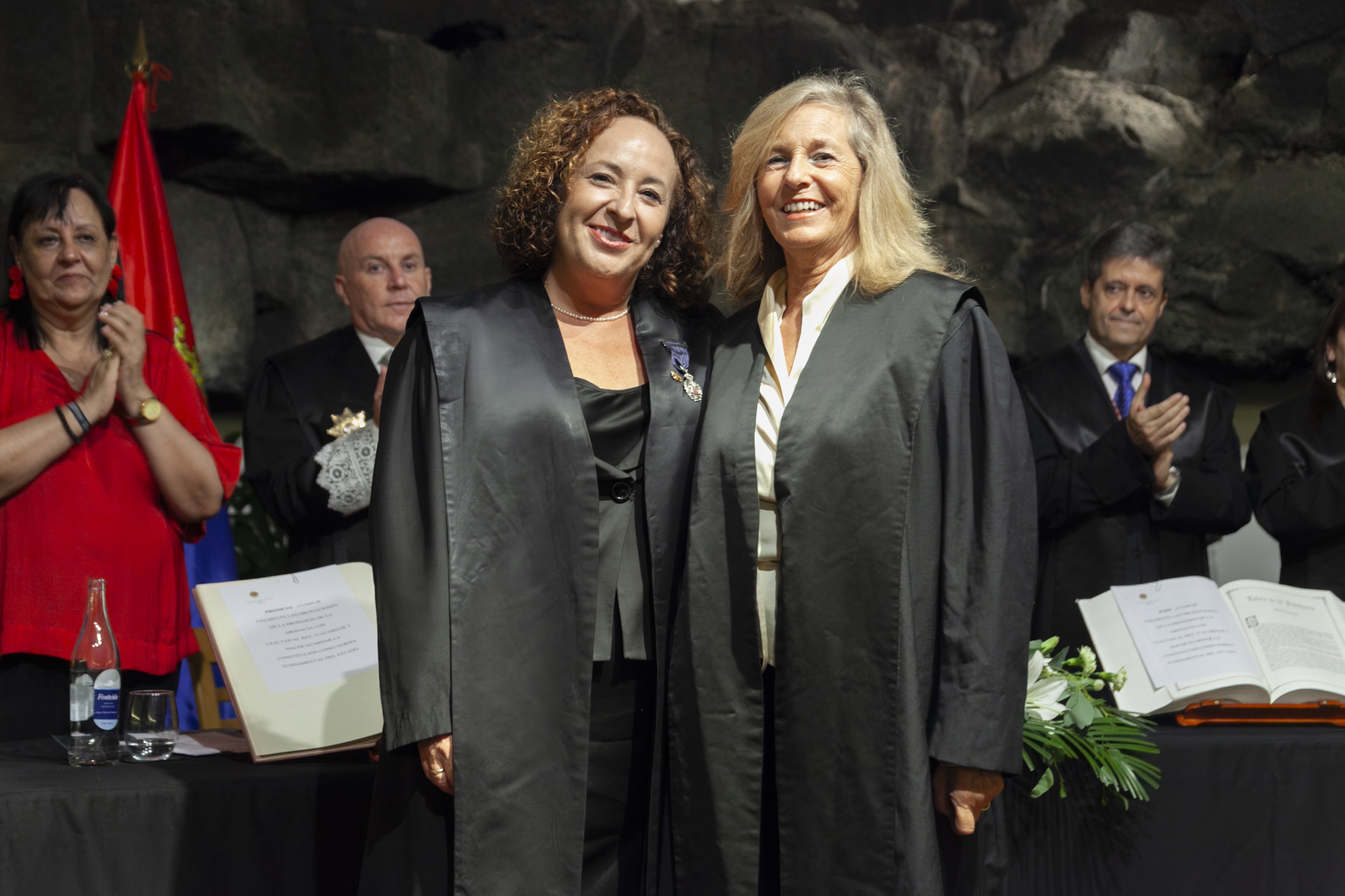 Jura de nuevos letrados y medallas del Colegio de Abogacía de Lanzarote (Fotos: Juan Mateos) Jura de nuevos letrados y medallas del Colegio de Abogacía de Lanzarote (Fotos: Juan Mateos)