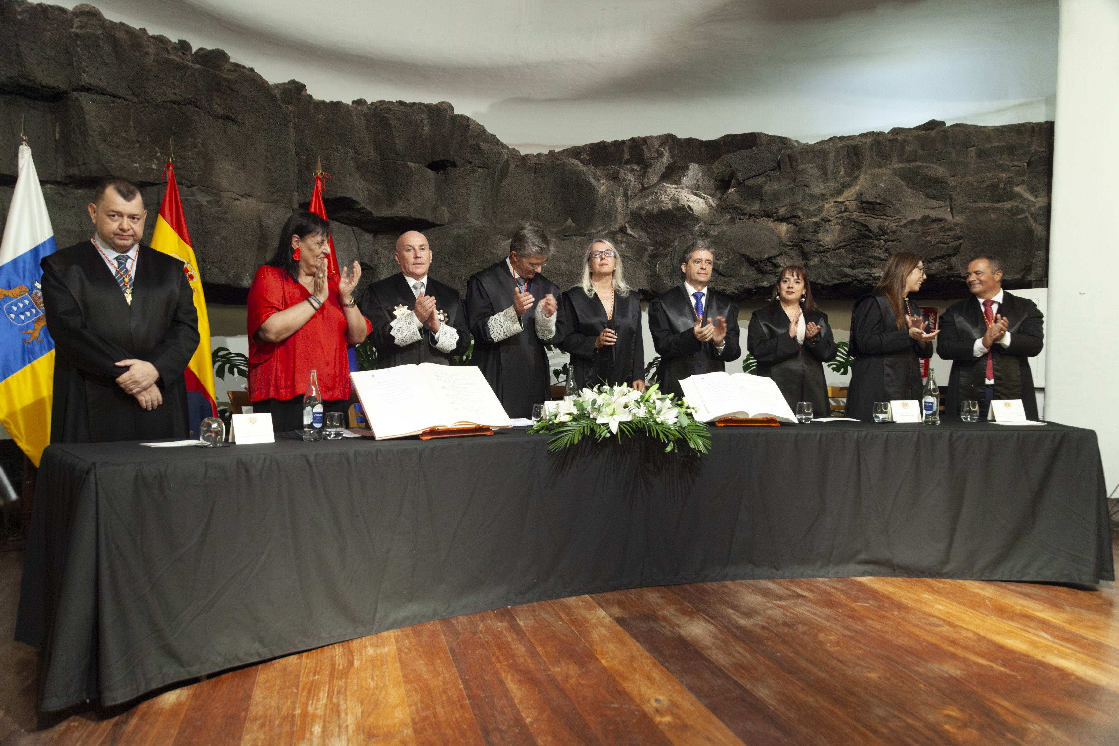 Jura de nuevos letrados y medallas del Colegio de Abogacía de Lanzarote (Fotos: Juan Mateos) Jura de nuevos letrados y medallas del Colegio de Abogacía de Lanzarote (Fotos: Juan Mateos)