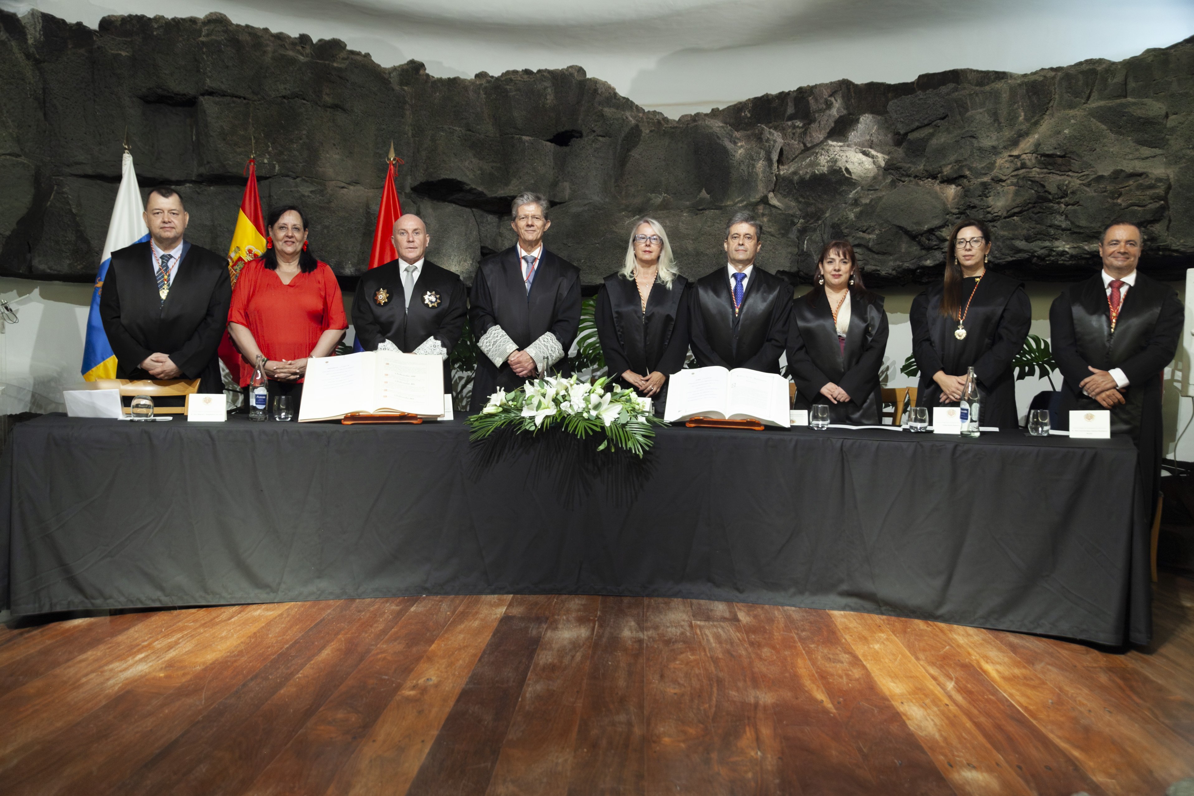 Jura de nuevos letrados y medallas del Colegio de Abogacía de Lanzarote (Fotos: Juan Mateos) Jura de nuevos letrados y medallas del Colegio de Abogacía de Lanzarote (Fotos: Juan Mateos)