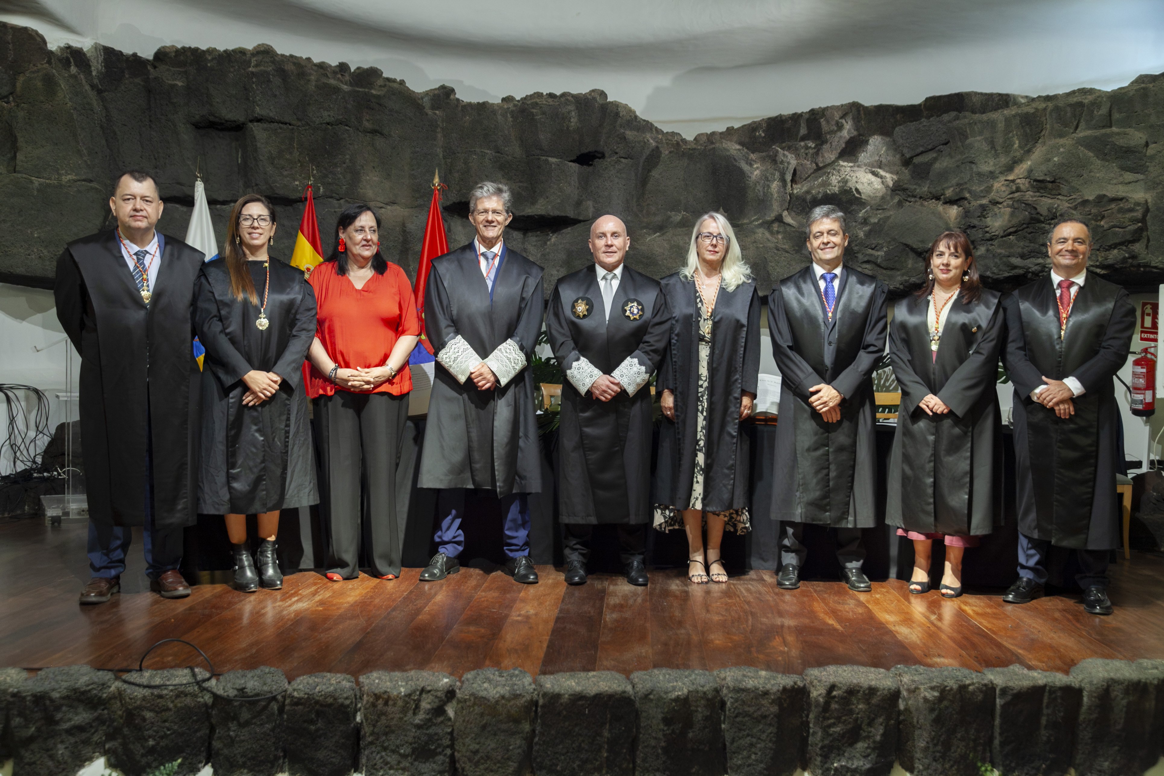 Jura de nuevos letrados y medallas del Colegio de Abogacía de Lanzarote (Fotos: Juan Mateos) Jura de nuevos letrados y medallas del Colegio de Abogacía de Lanzarote (Fotos: Juan Mateos)