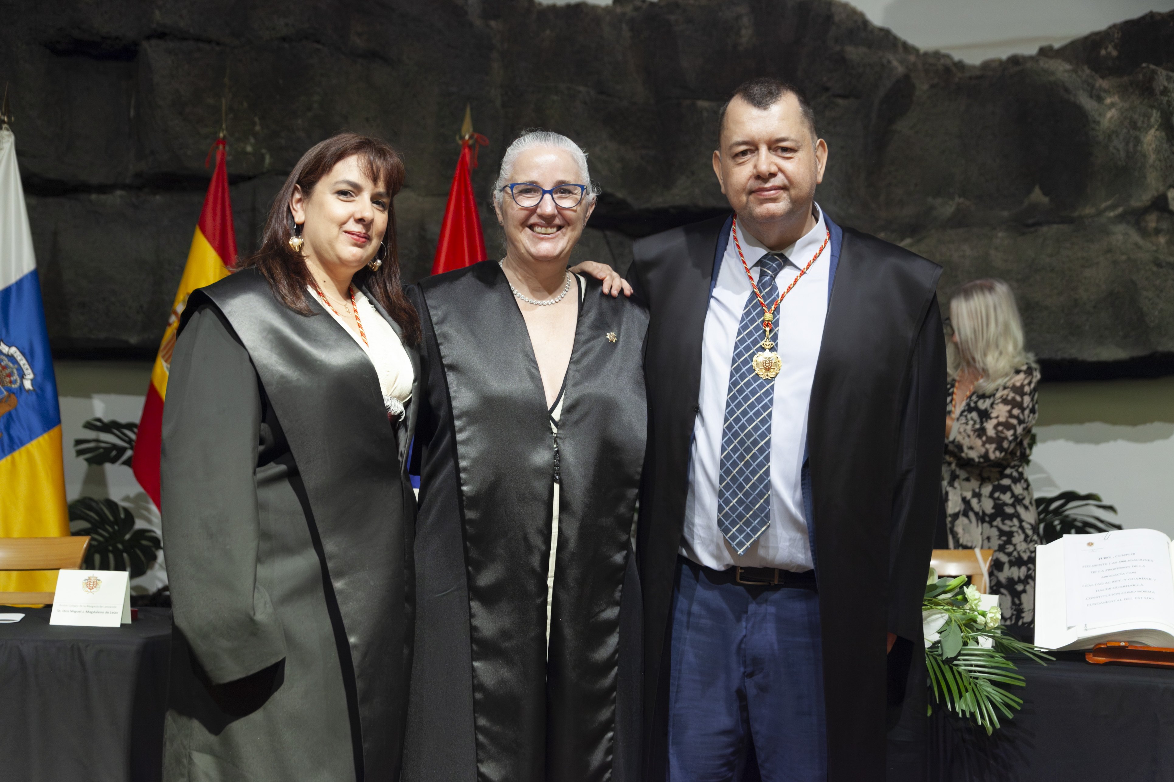 Jura de nuevos letrados y medallas del Colegio de Abogacía de Lanzarote (Fotos: Juan Mateos) Jura de nuevos letrados y medallas del Colegio de Abogacía de Lanzarote (Fotos: Juan Mateos)
