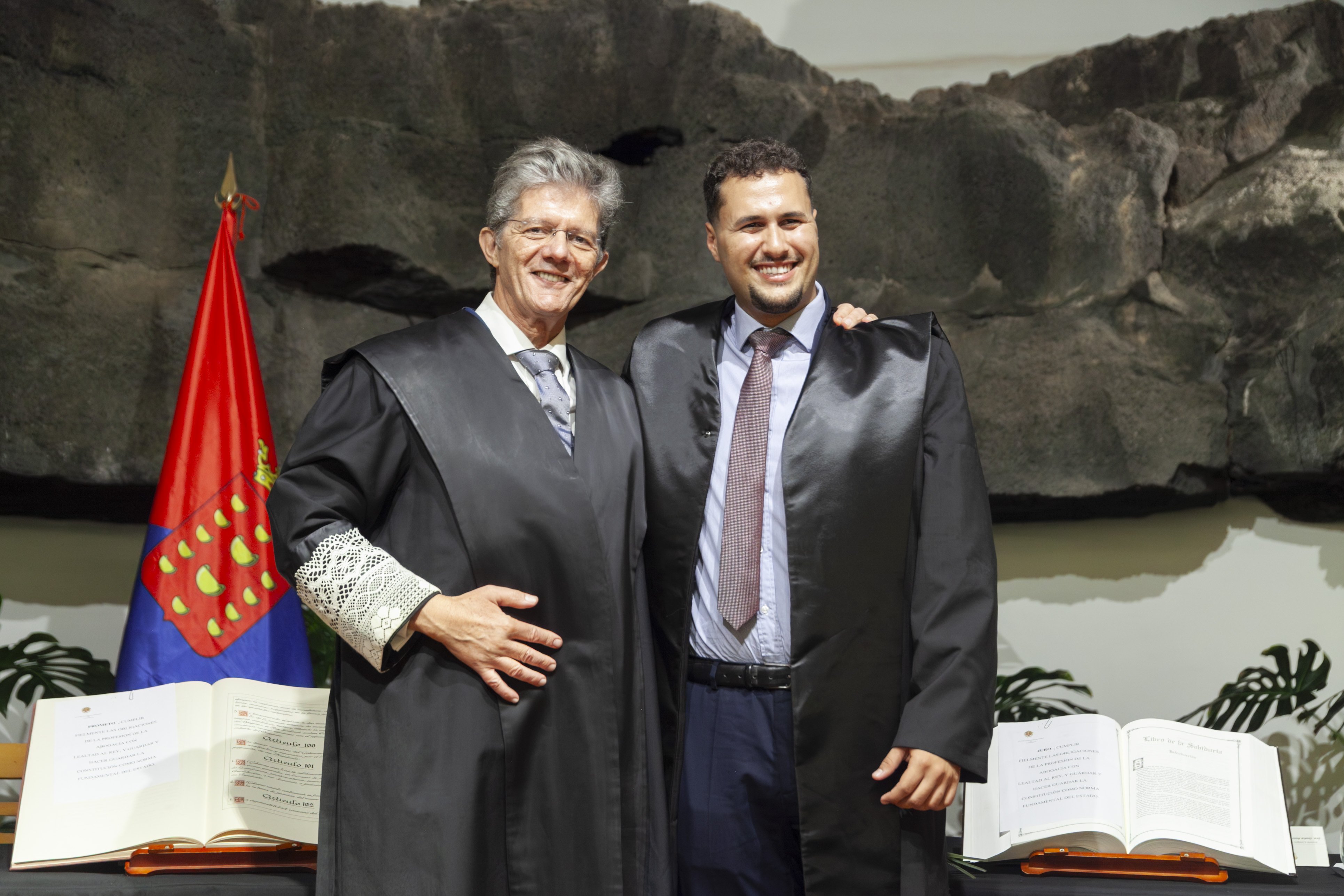 Jura de nuevos letrados y medallas del Colegio de Abogacía de Lanzarote (Fotos: Juan Mateos) Jura de nuevos letrados y medallas del Colegio de Abogacía de Lanzarote (Fotos: Juan Mateos)