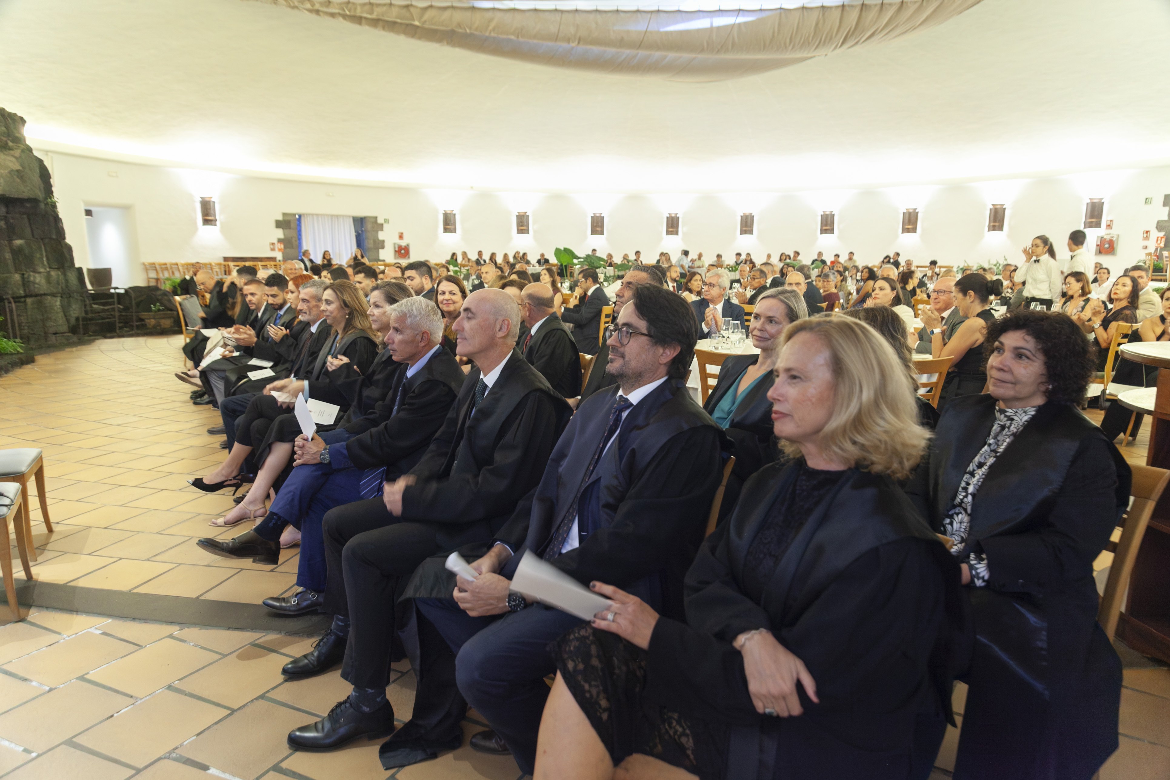 Jura de nuevos letrados y medallas del Colegio de Abogacía de Lanzarote (Fotos: Juan Mateos) Jura de nuevos letrados y medallas del Colegio de Abogacía de Lanzarote (Fotos: Juan Mateos)