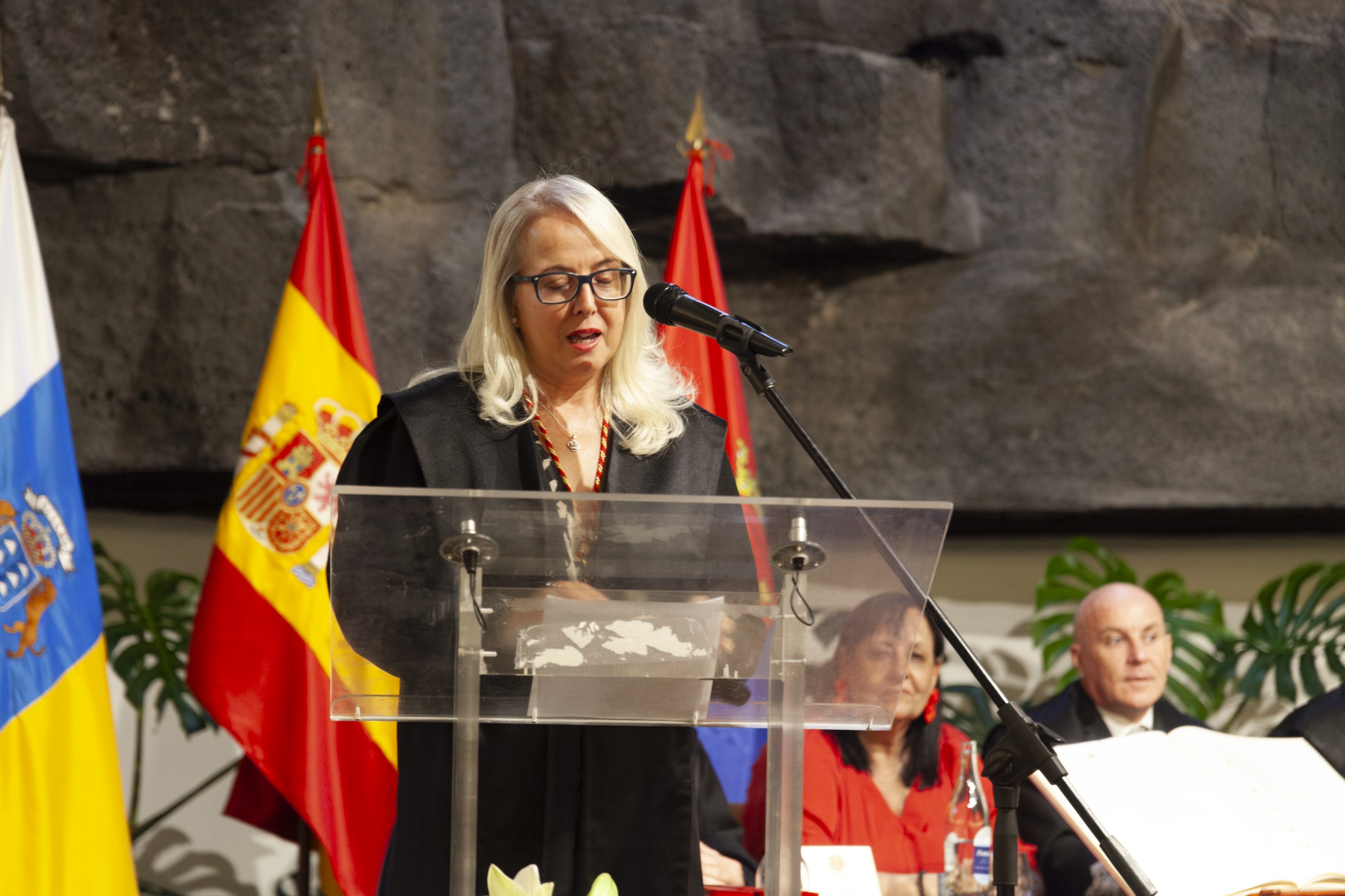 Jura de nuevos letrados y medallas del Colegio de Abogacía de Lanzarote (Fotos: Juan Mateos) Jura de nuevos letrados y medallas del Colegio de Abogacía de Lanzarote (Fotos: Juan Mateos)