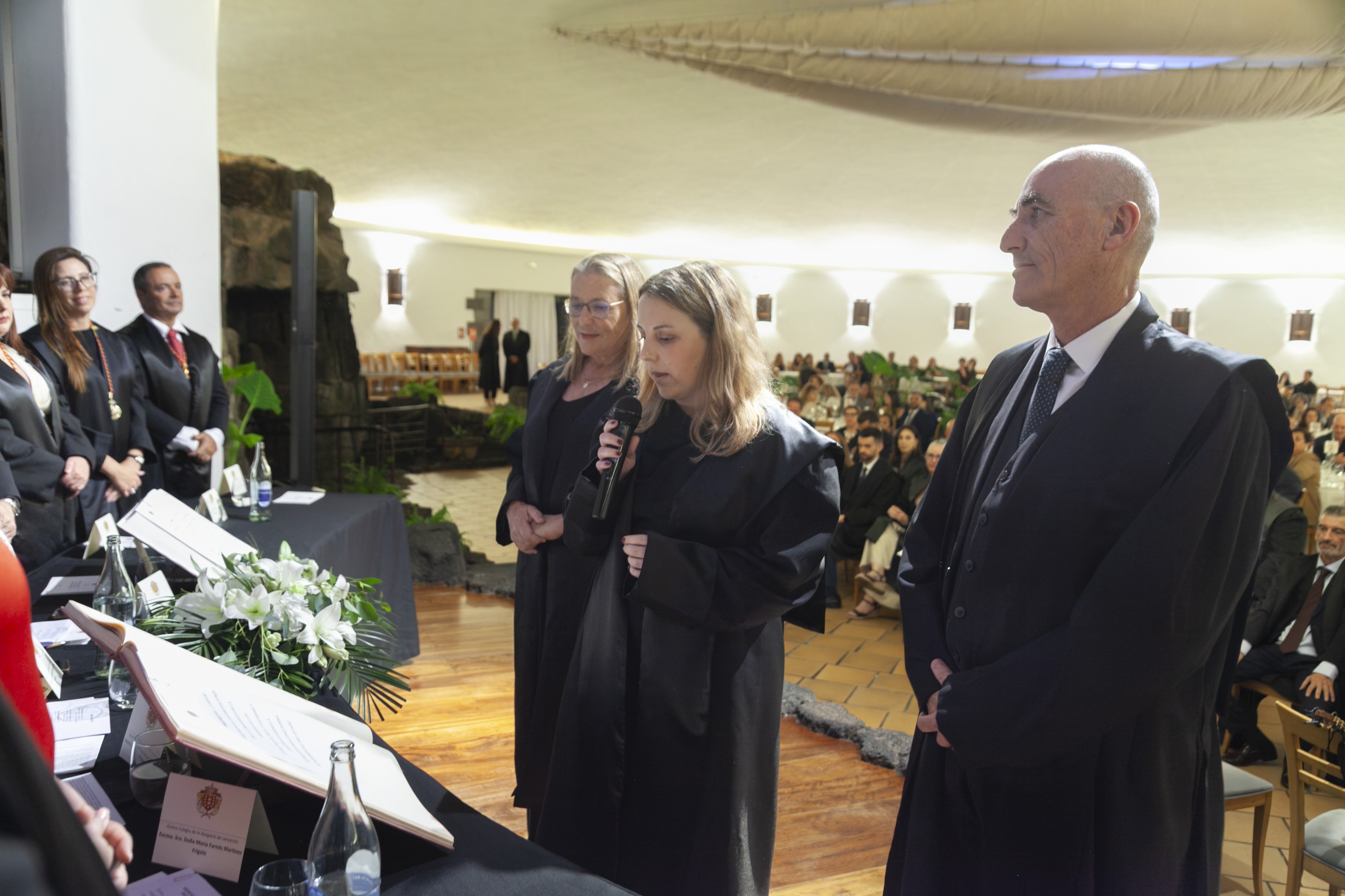 Jura de nuevos letrados y medallas del Colegio de Abogacía de Lanzarote (Fotos: Juan Mateos) Jura de nuevos letrados y medallas del Colegio de Abogacía de Lanzarote (Fotos: Juan Mateos)