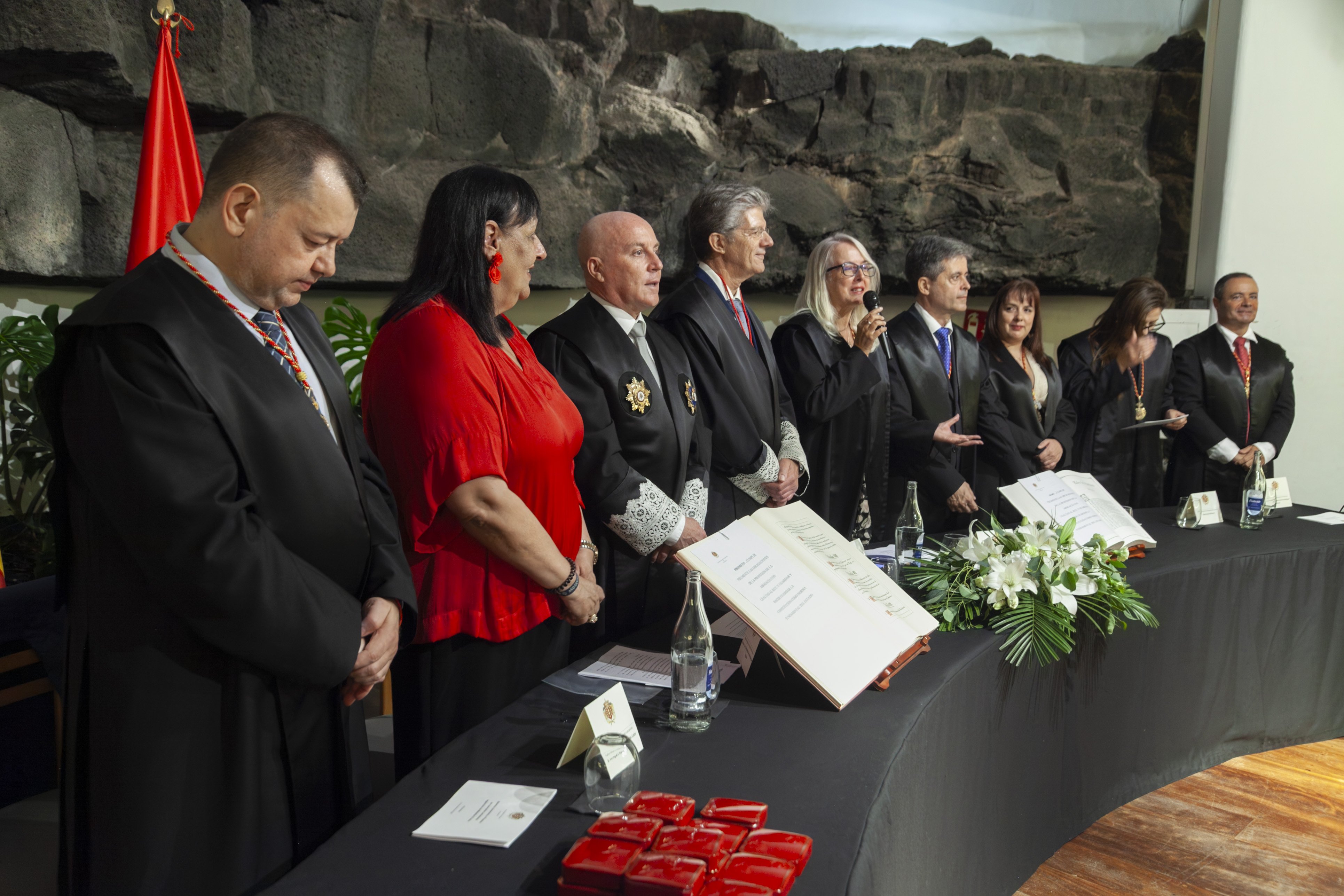 Jura de nuevos letrados y medallas del Colegio de Abogacía de Lanzarote (Fotos: Juan Mateos) Jura de nuevos letrados y medallas del Colegio de Abogacía de Lanzarote (Fotos: Juan Mateos)