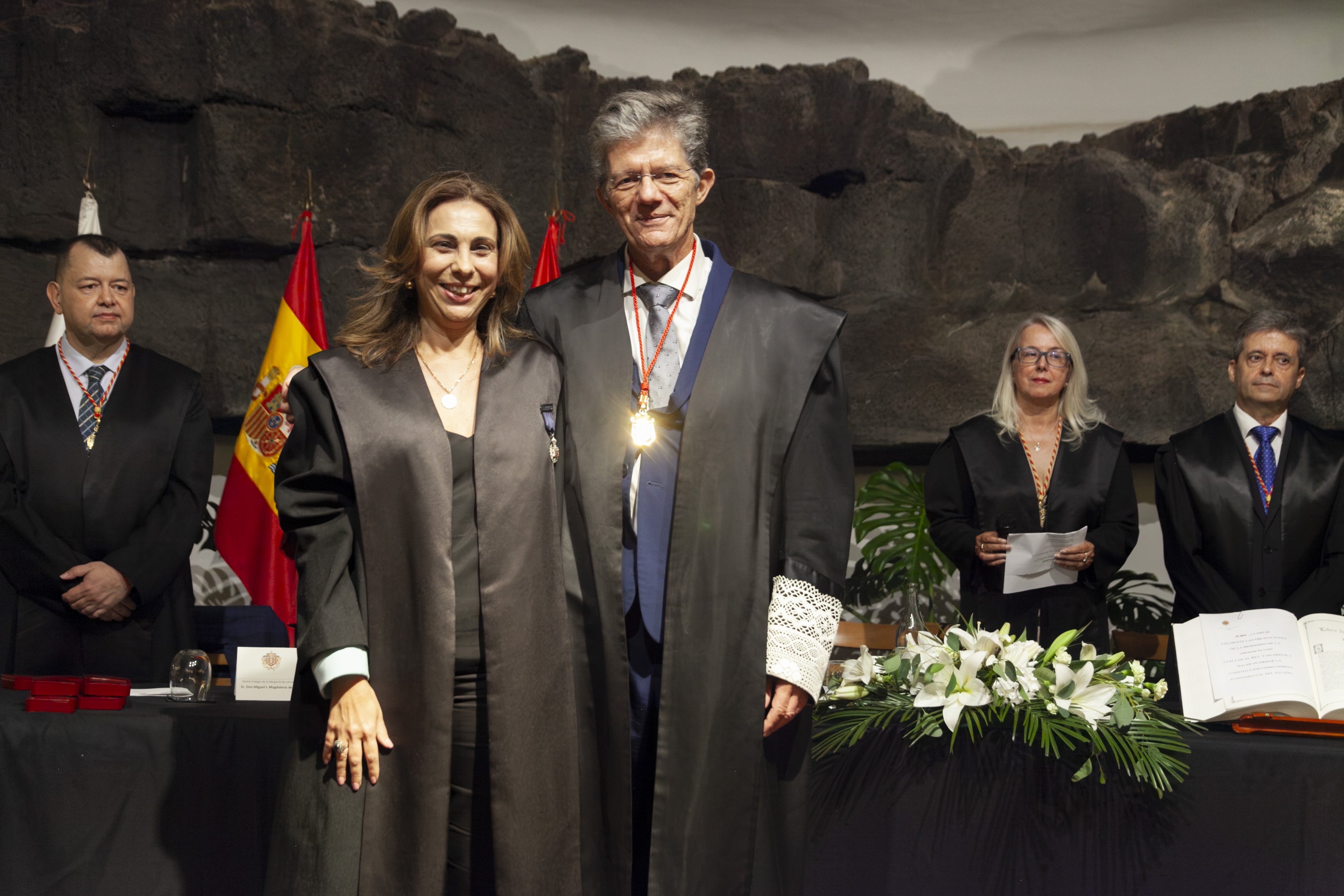 Jura de nuevos letrados y medallas del Colegio de Abogacía de Lanzarote (Fotos: Juan Mateos) Jura de nuevos letrados y medallas del Colegio de Abogacía de Lanzarote (Fotos: Juan Mateos)