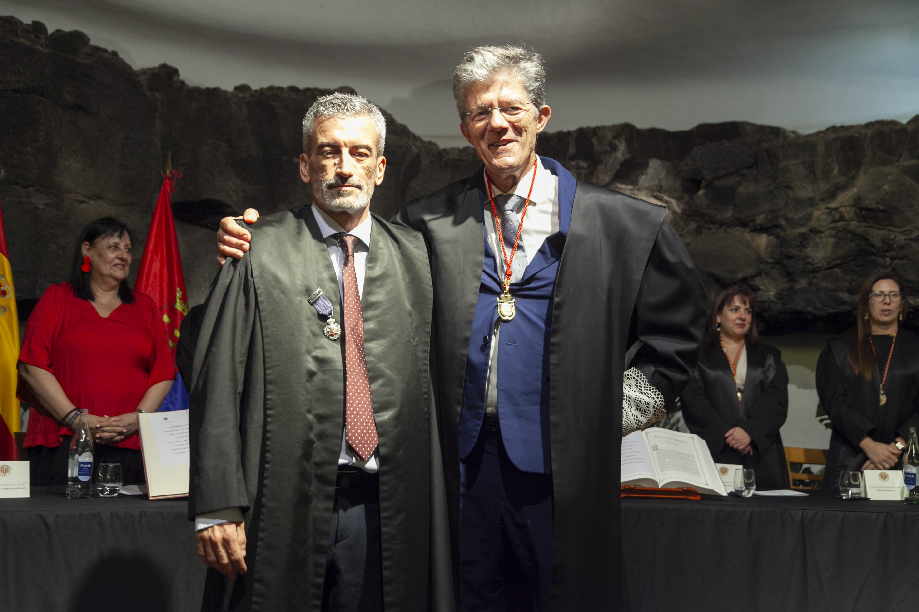 Jura de nuevos letrados y medallas del Colegio de Abogacía de Lanzarote (Fotos: Juan Mateos) Jura de nuevos letrados y medallas del Colegio de Abogacía de Lanzarote (Fotos: Juan Mateos)
