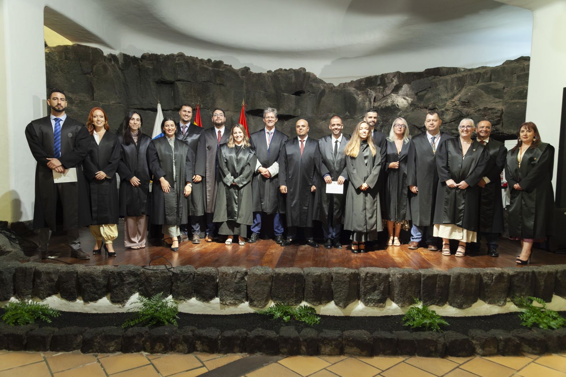 Acto de jura de los nuevos letrados y la entrega de medallas