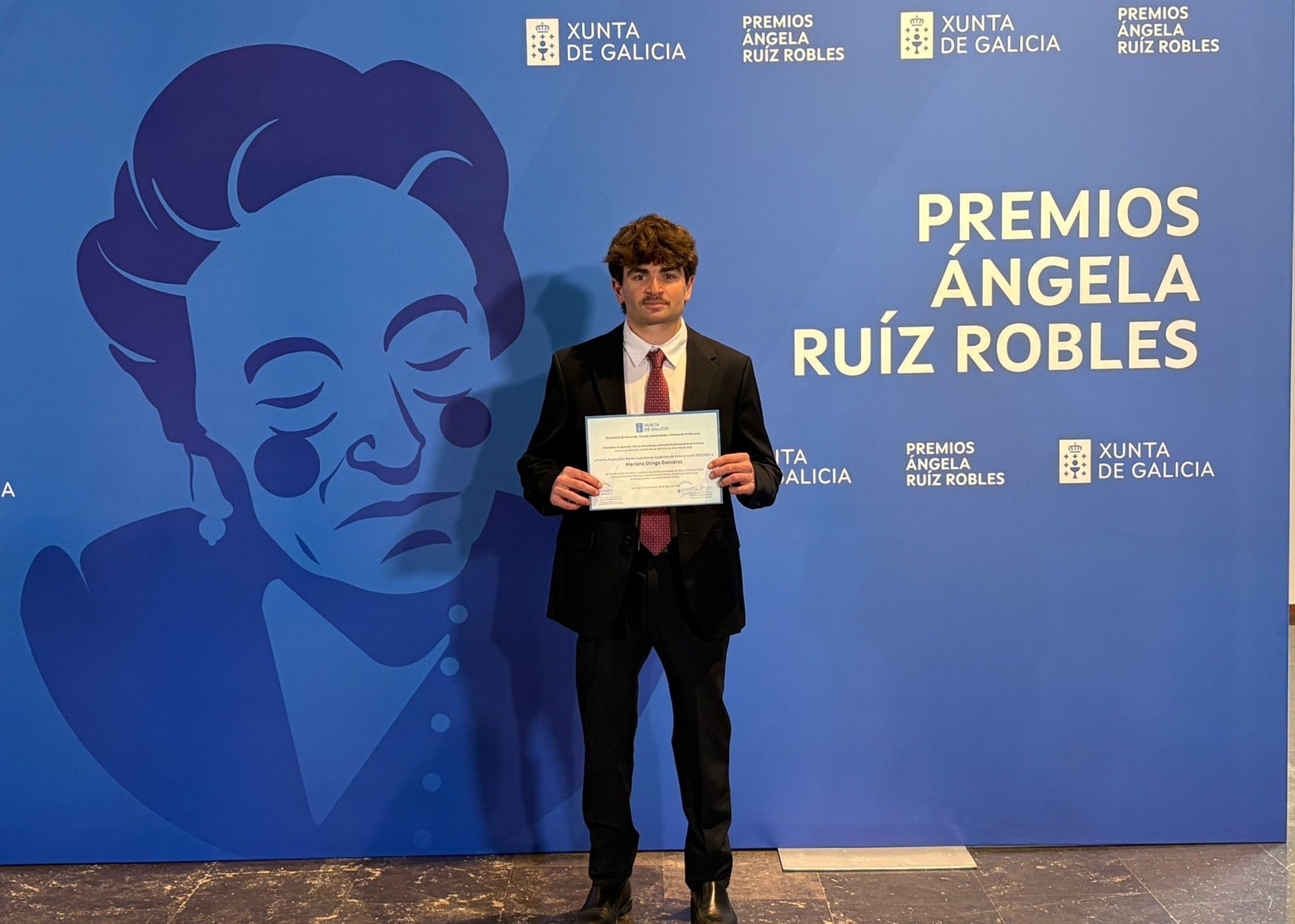 El estudiante Mariano Stinga durante la entrega de premios