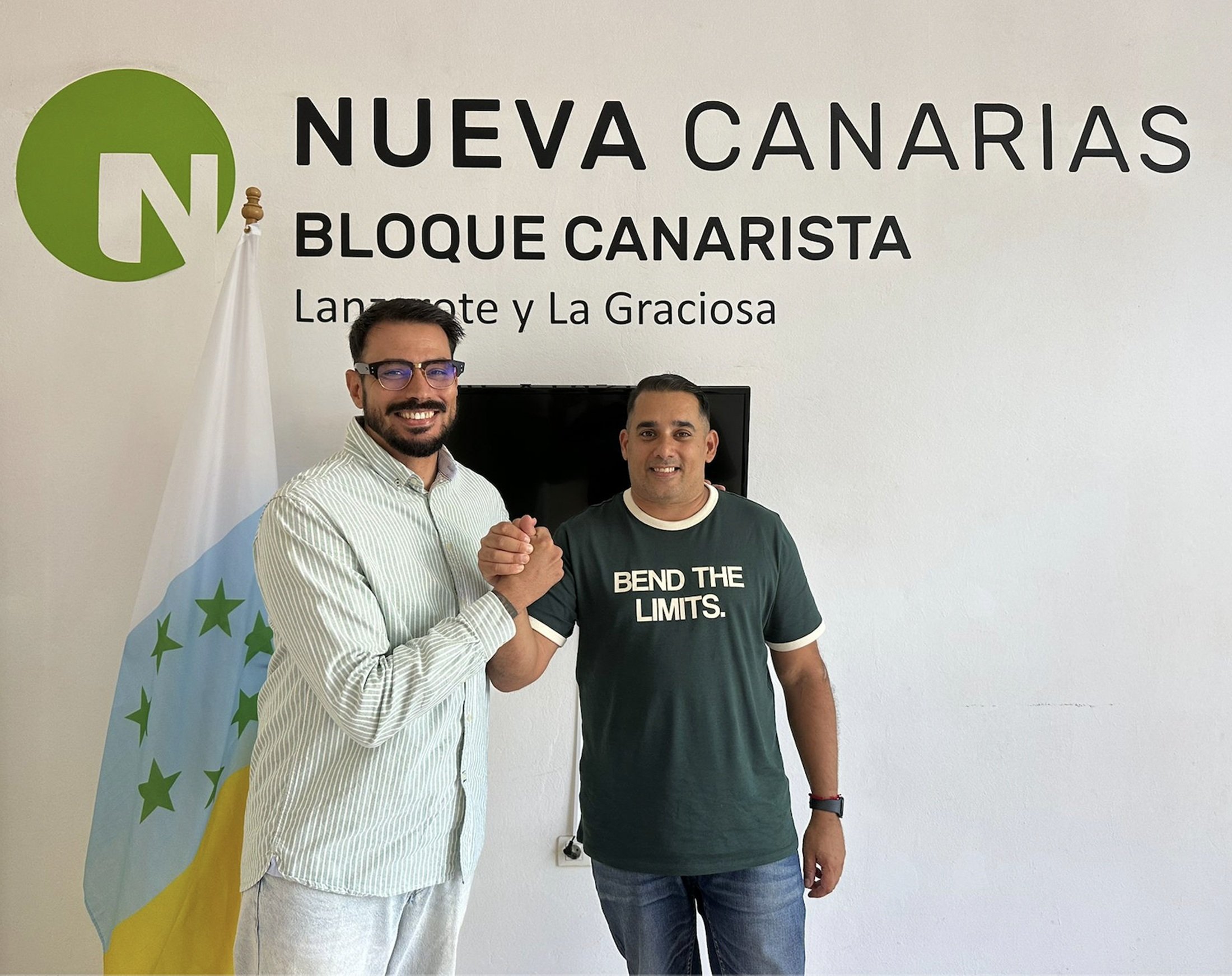 Yoné Caraballo da la bienvenida al nuevo Secretario Insular de la Juventud Canarista