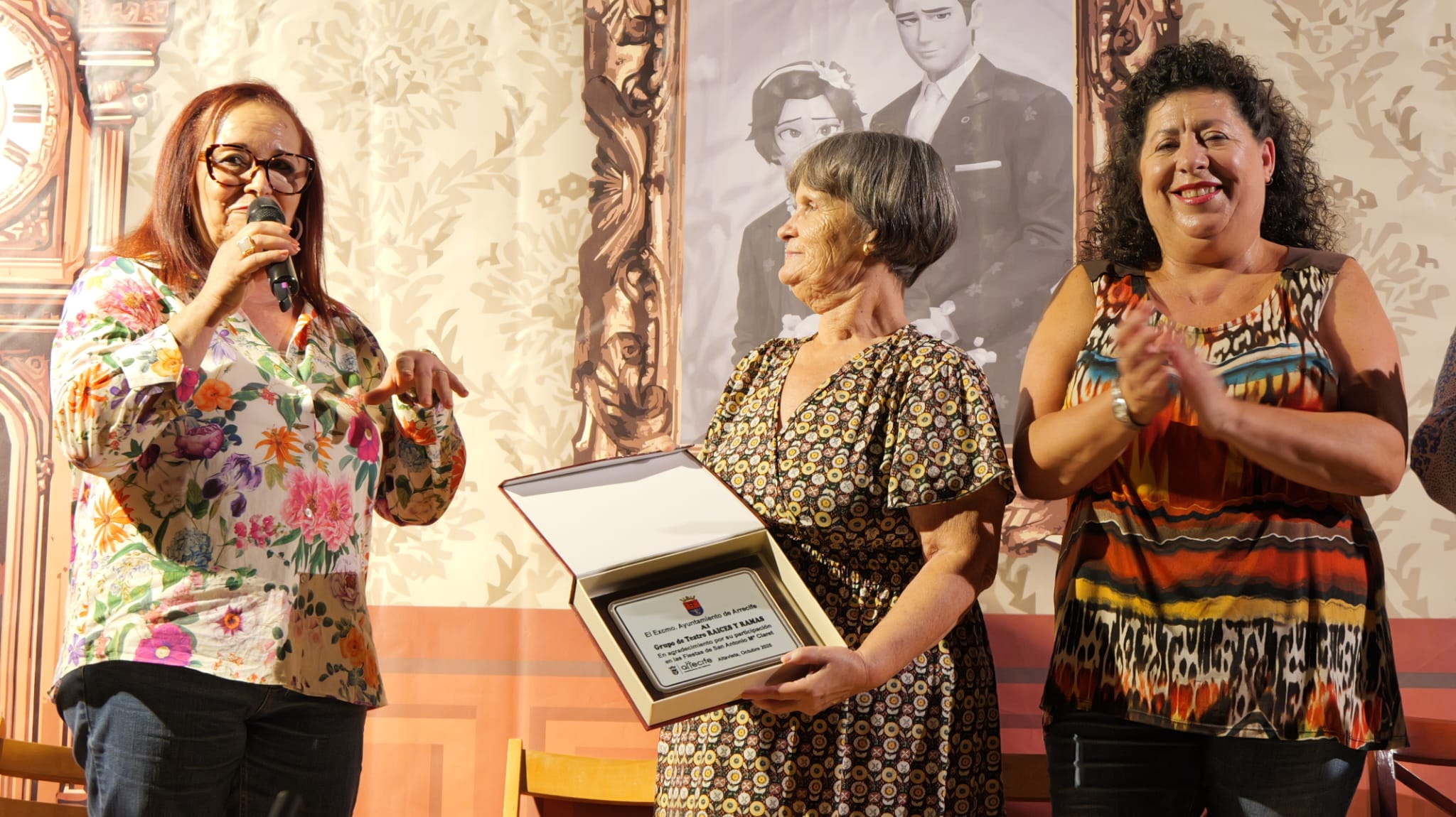 Obra de teatro 'Lo que tiene que hacer una madre' Obra de teatro 'Lo que tiene que hacer una madre'