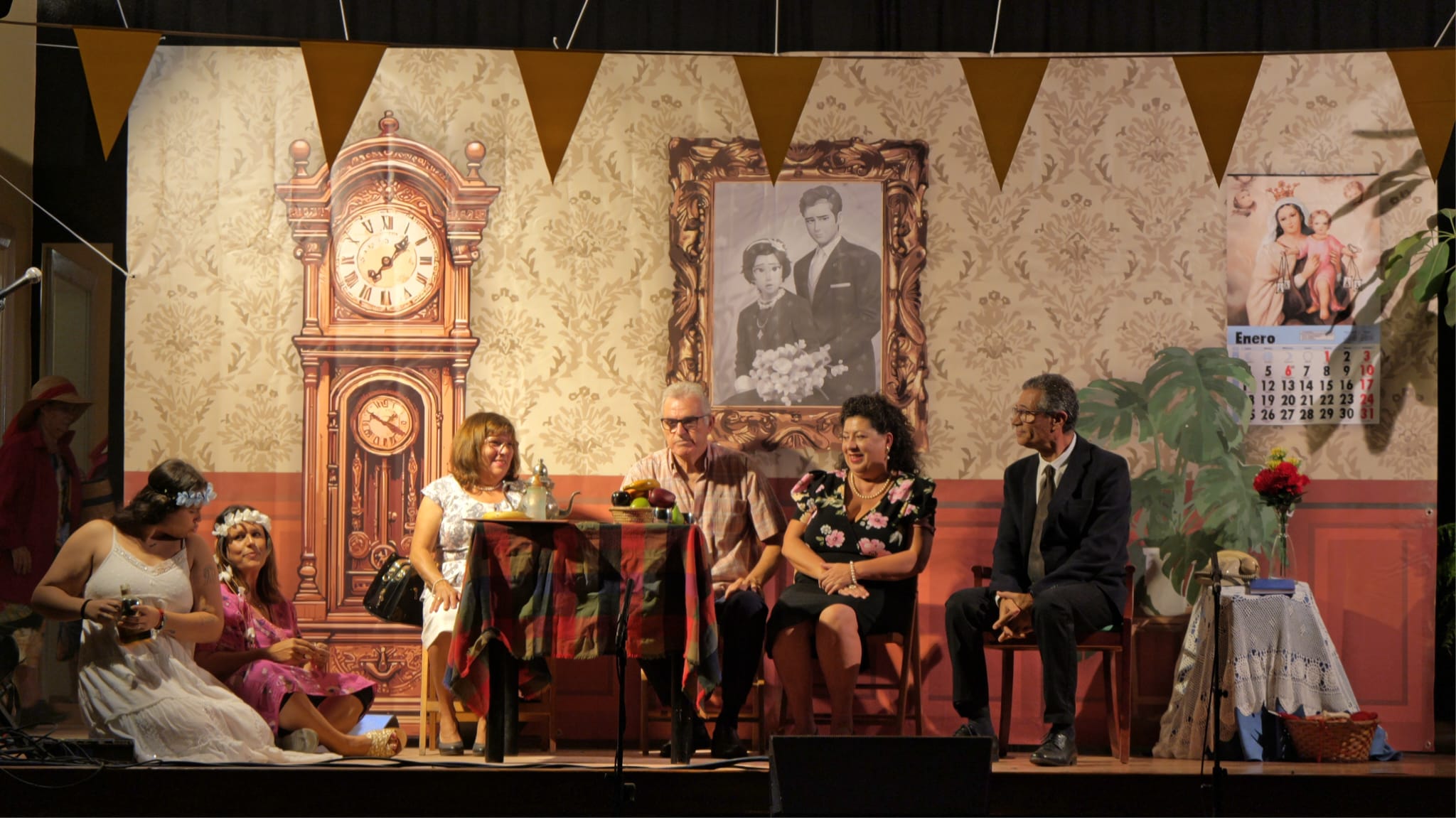 Obra de teatro 'Lo que tiene que hacer una madre' Obra de teatro 'Lo que tiene que hacer una madre'