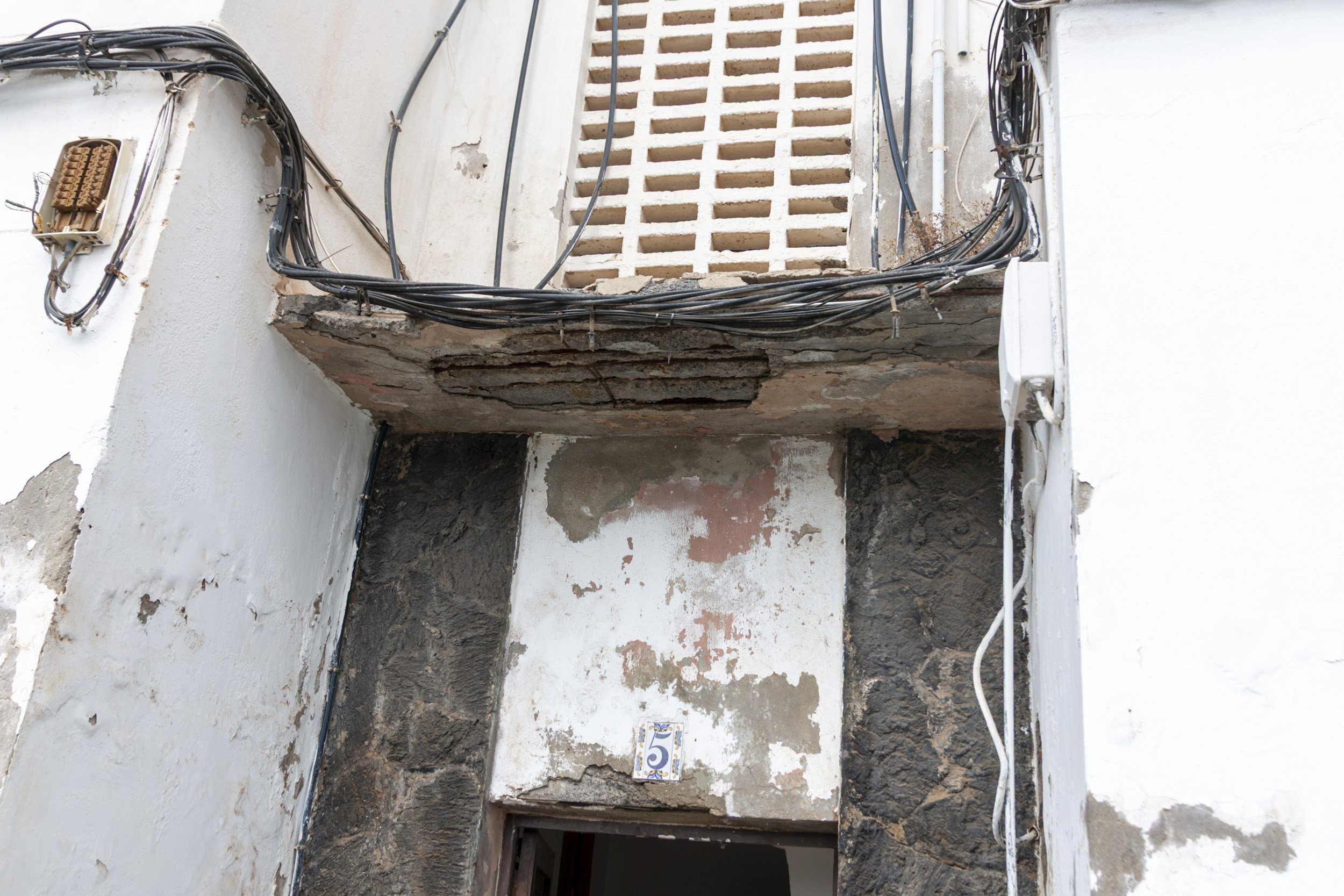 Estado de las cien viviendas de Titerroy. Fotos: Juan Mateos. Estado de las cien viviendas de Titerroy. Fotos: Juan Mateos.