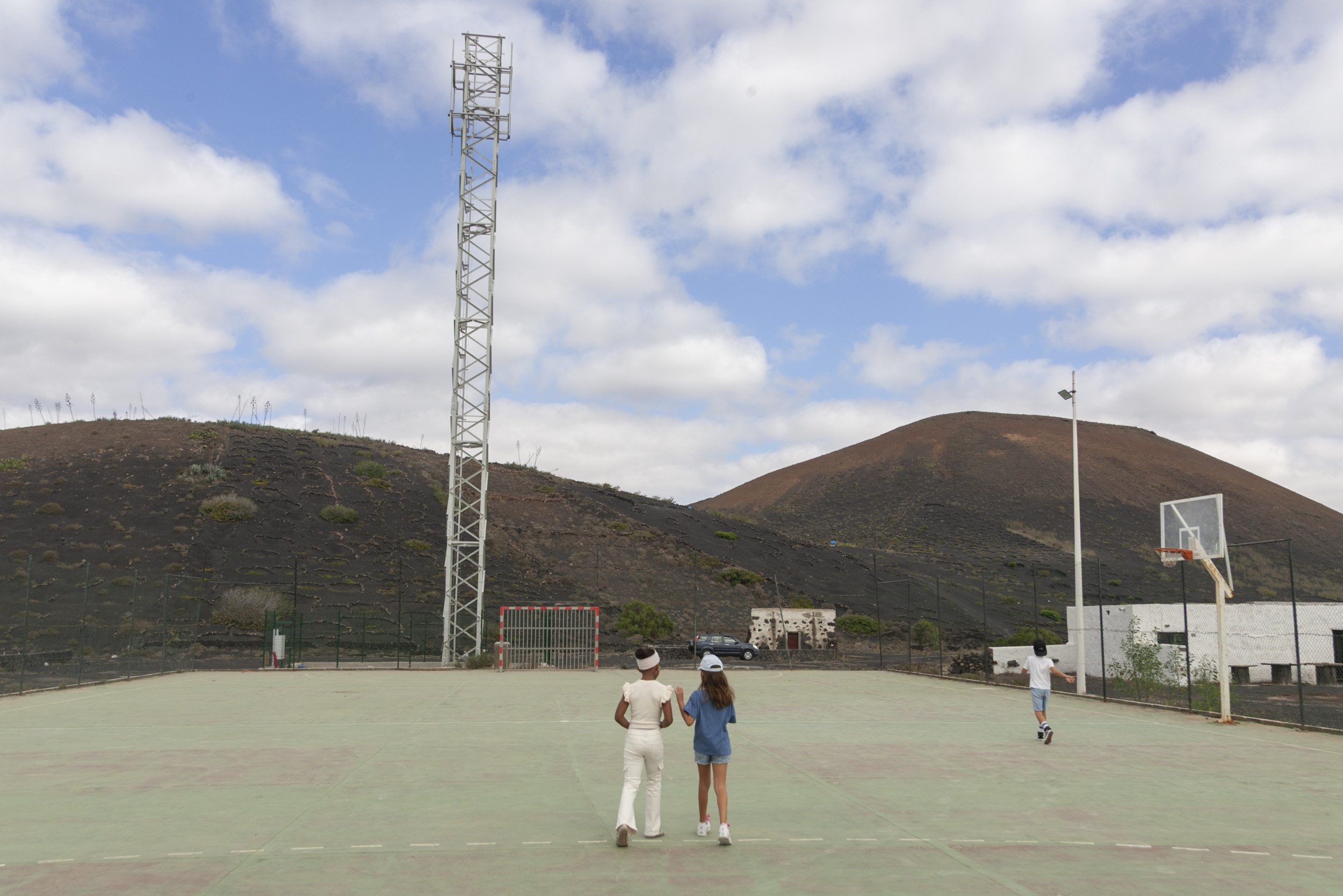 Manifestación en contra de la antena en Masdache (Fotos: Juan Mateos) Manifestación en contra de la antena en Masdache (Fotos: Juan Mateos)