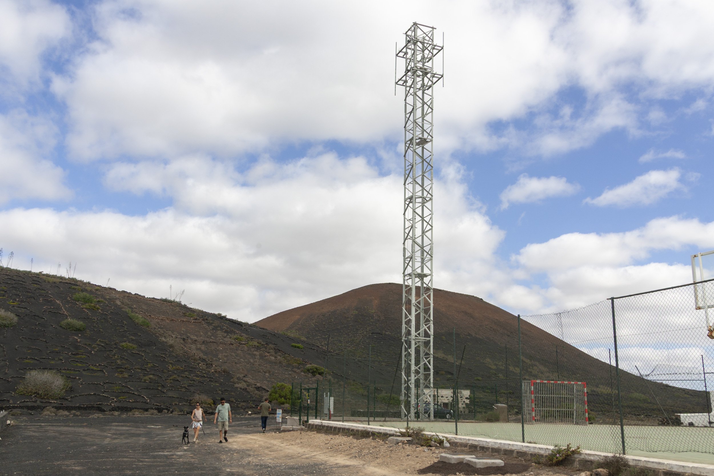 Manifestación en contra de la antena en Masdache (Fotos: Juan Mateos)