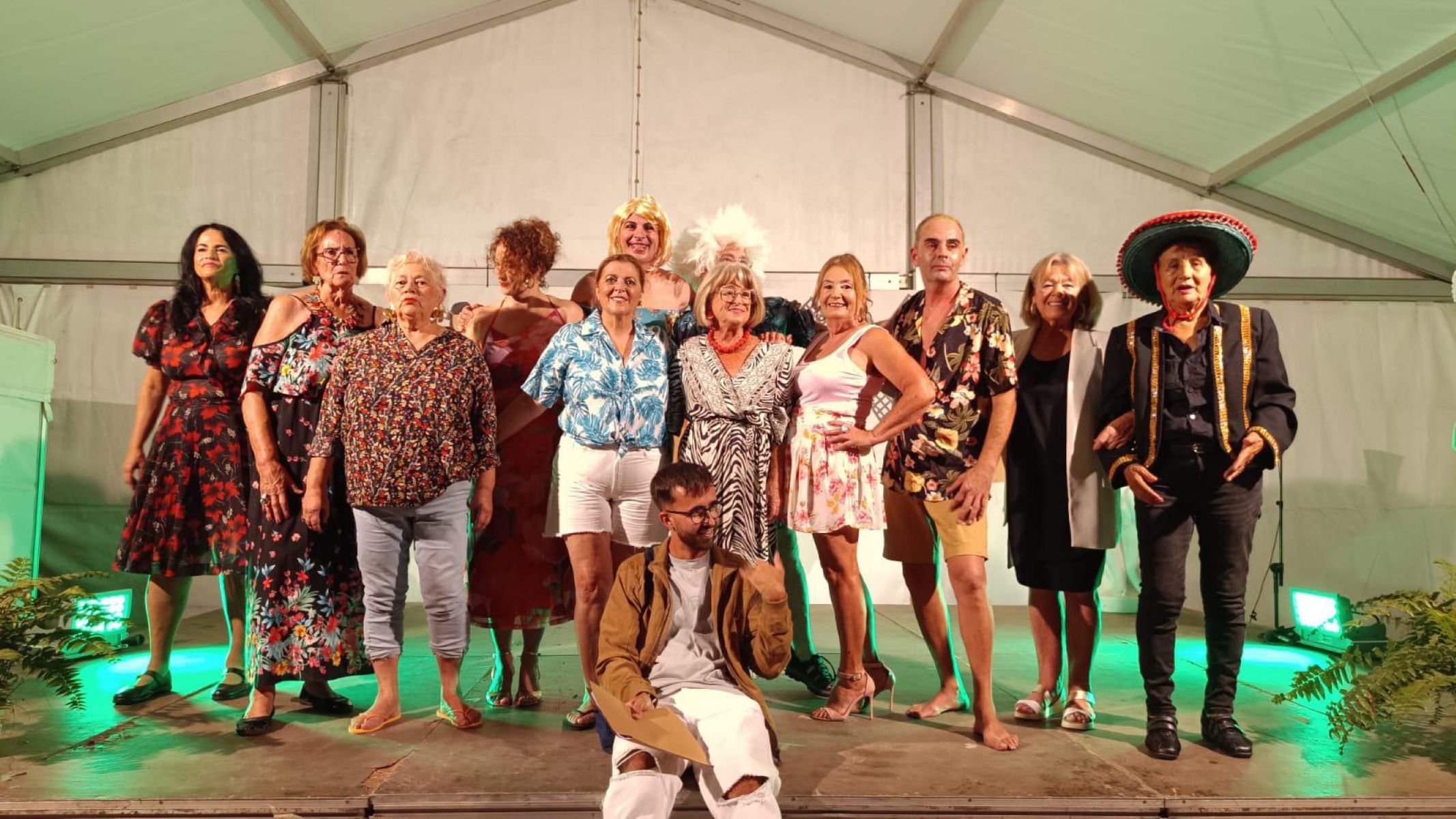 Los Molinos de Teguise se eleva al Olimpo en una noche mágica de fiesta y creatividad