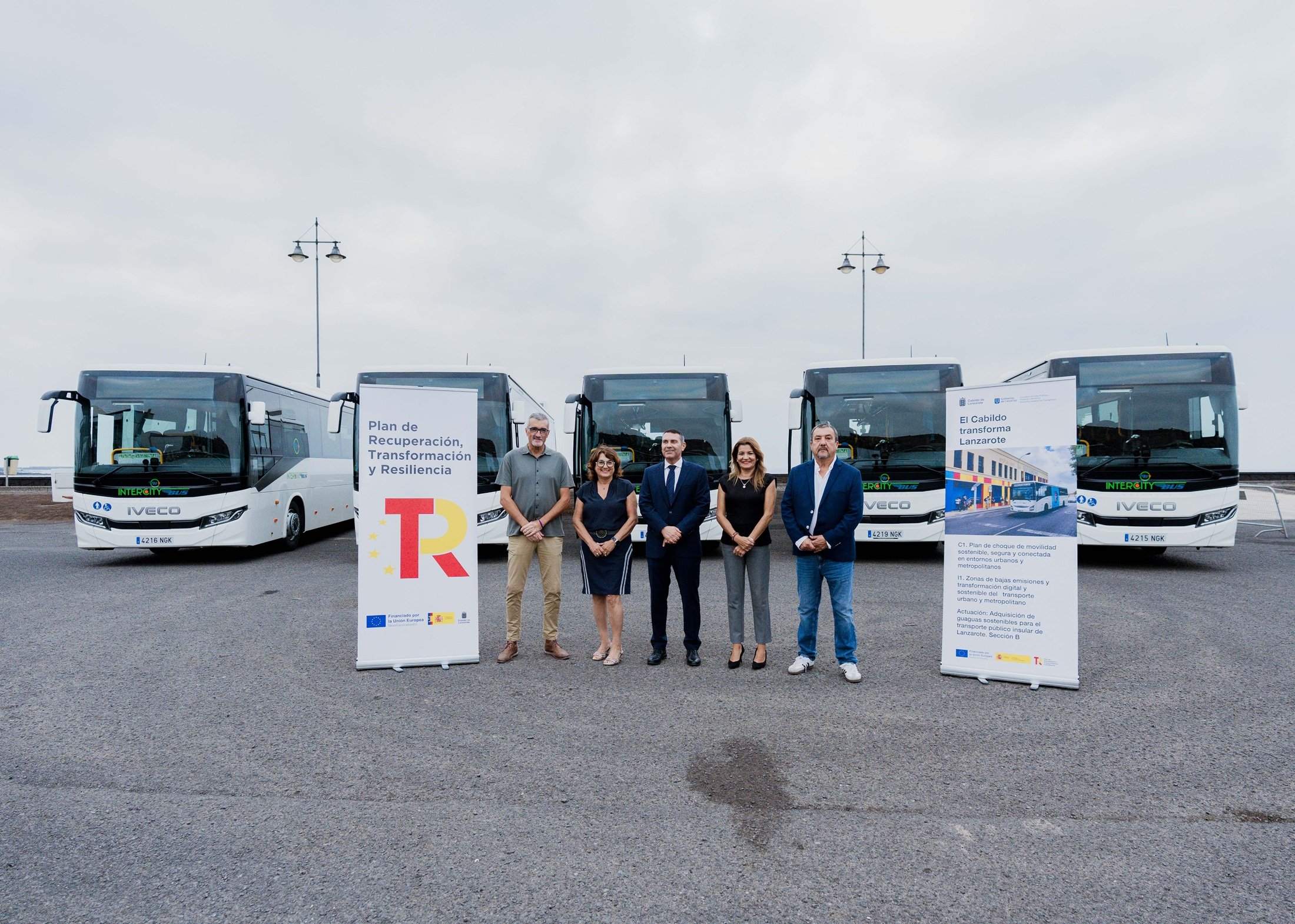 Adquisición cinco nuevas guaguas