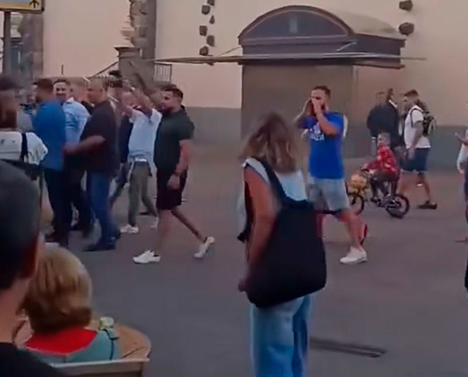 Saludos fascistas en La Laguna