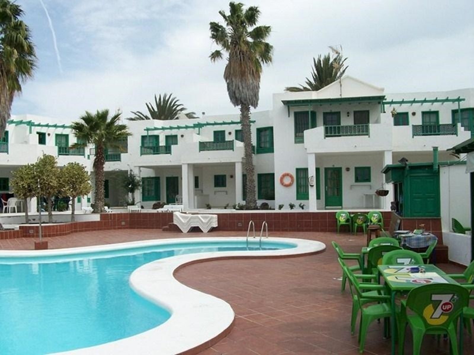 Apartamentos turísticos de Puerto del Carmen. Imagen: bookaris.com