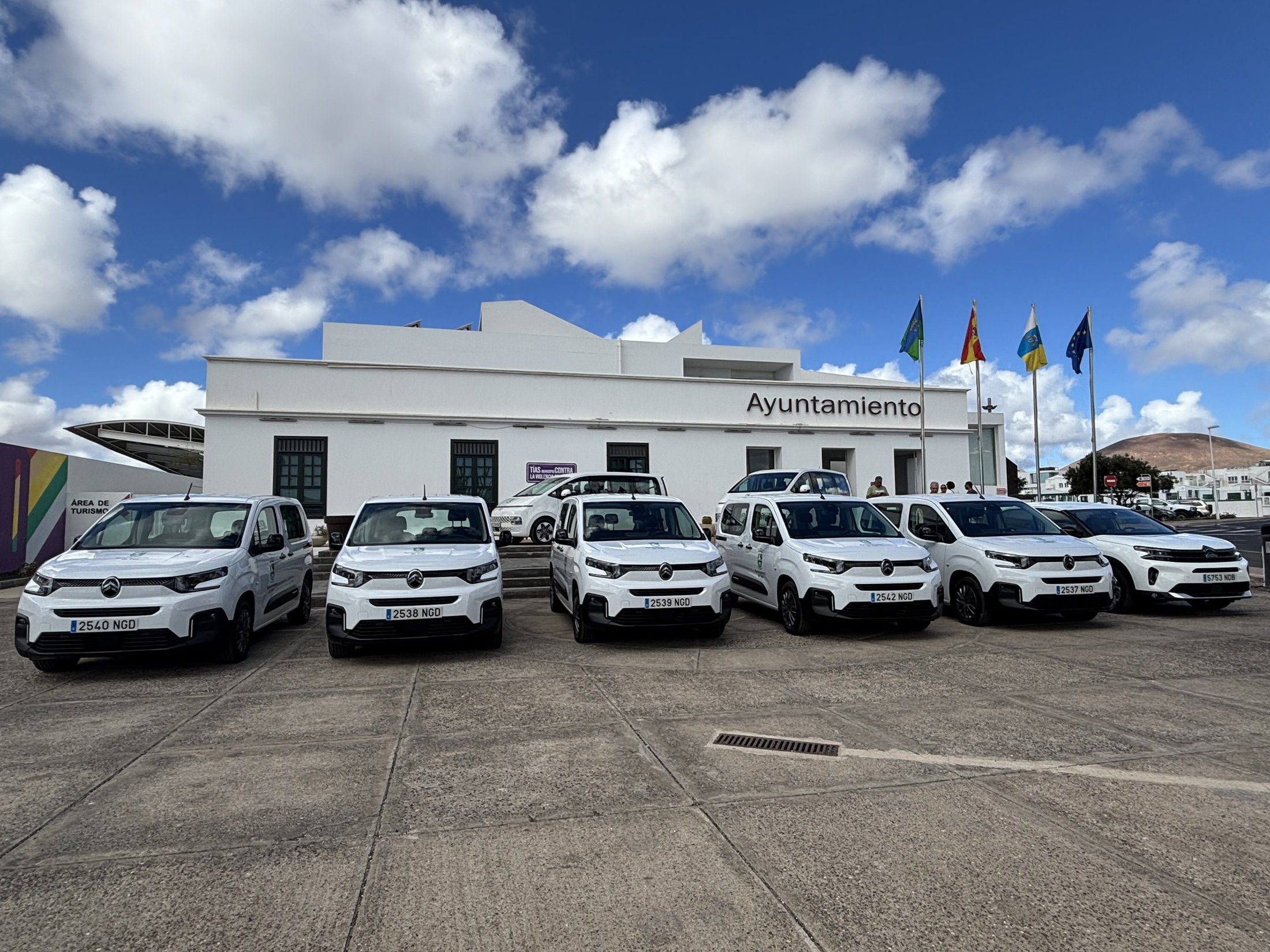 Presentación de los ocho vehículos