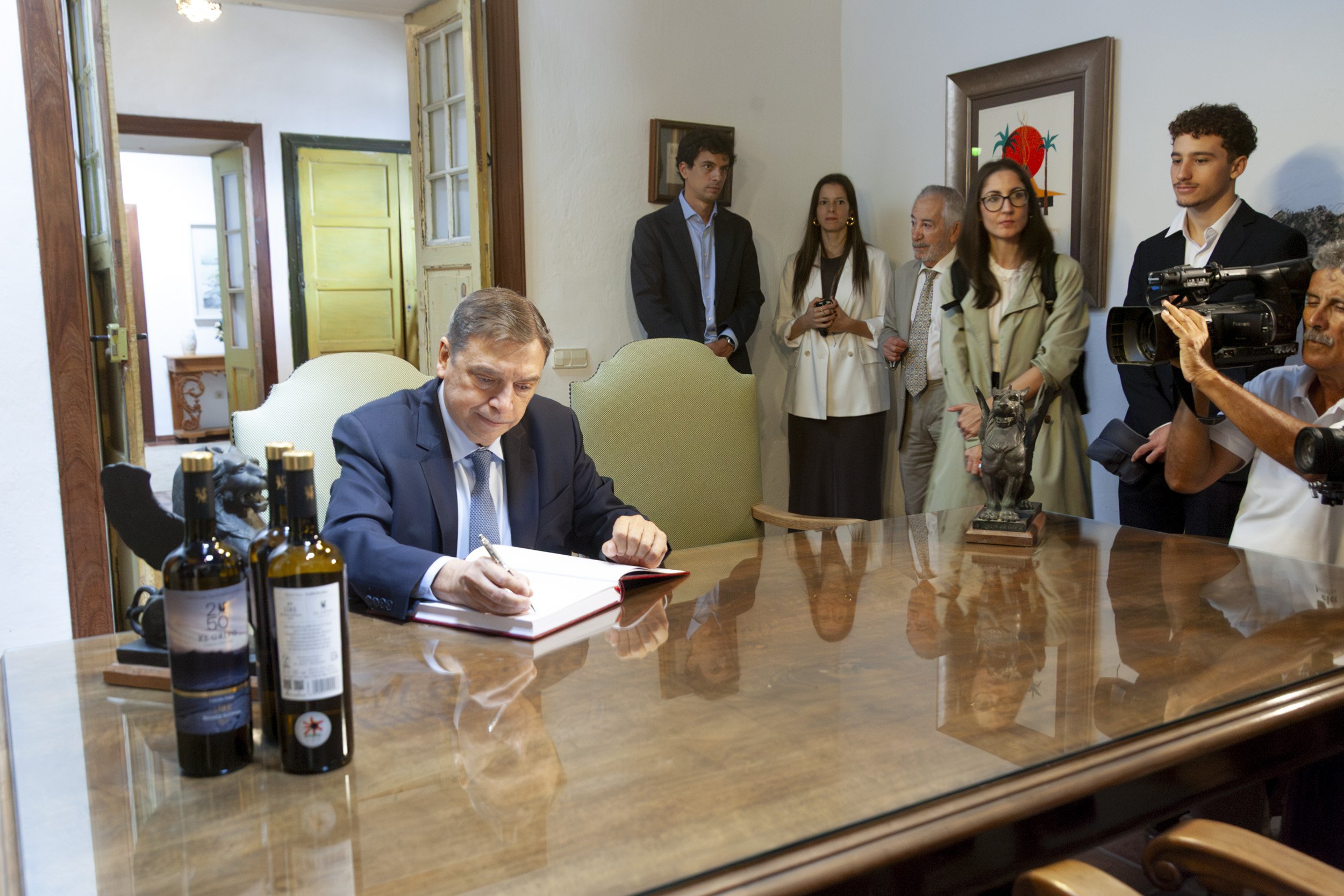 Ministro Luis Planas en el 250 aniversario de El Grifo Ministro Luis Planas en el 250 aniversario de El Grifo