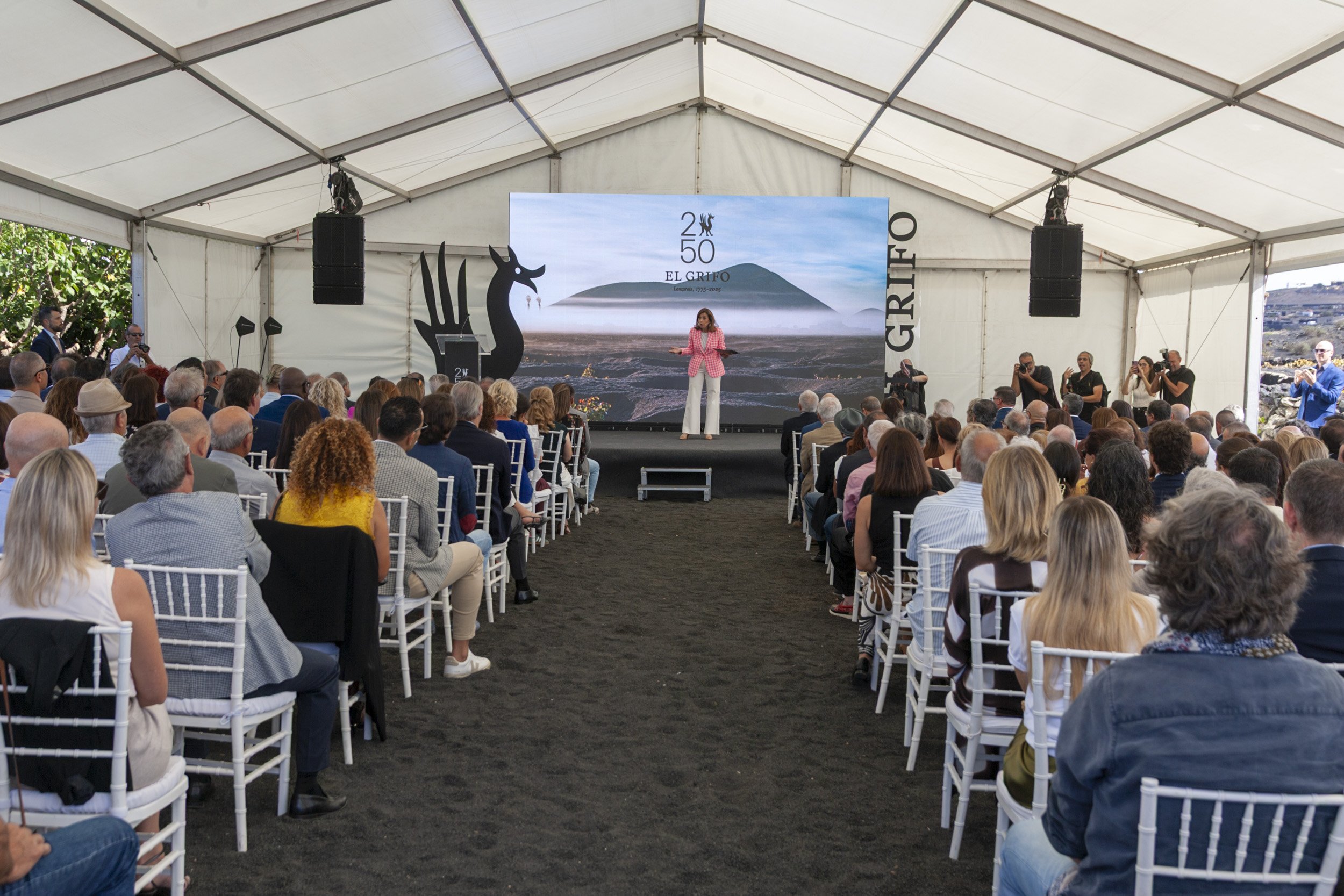 Ministro Luis Planas en el 250 aniversario de El Grifo Ministro Luis Planas en el 250 aniversario de El Grifo