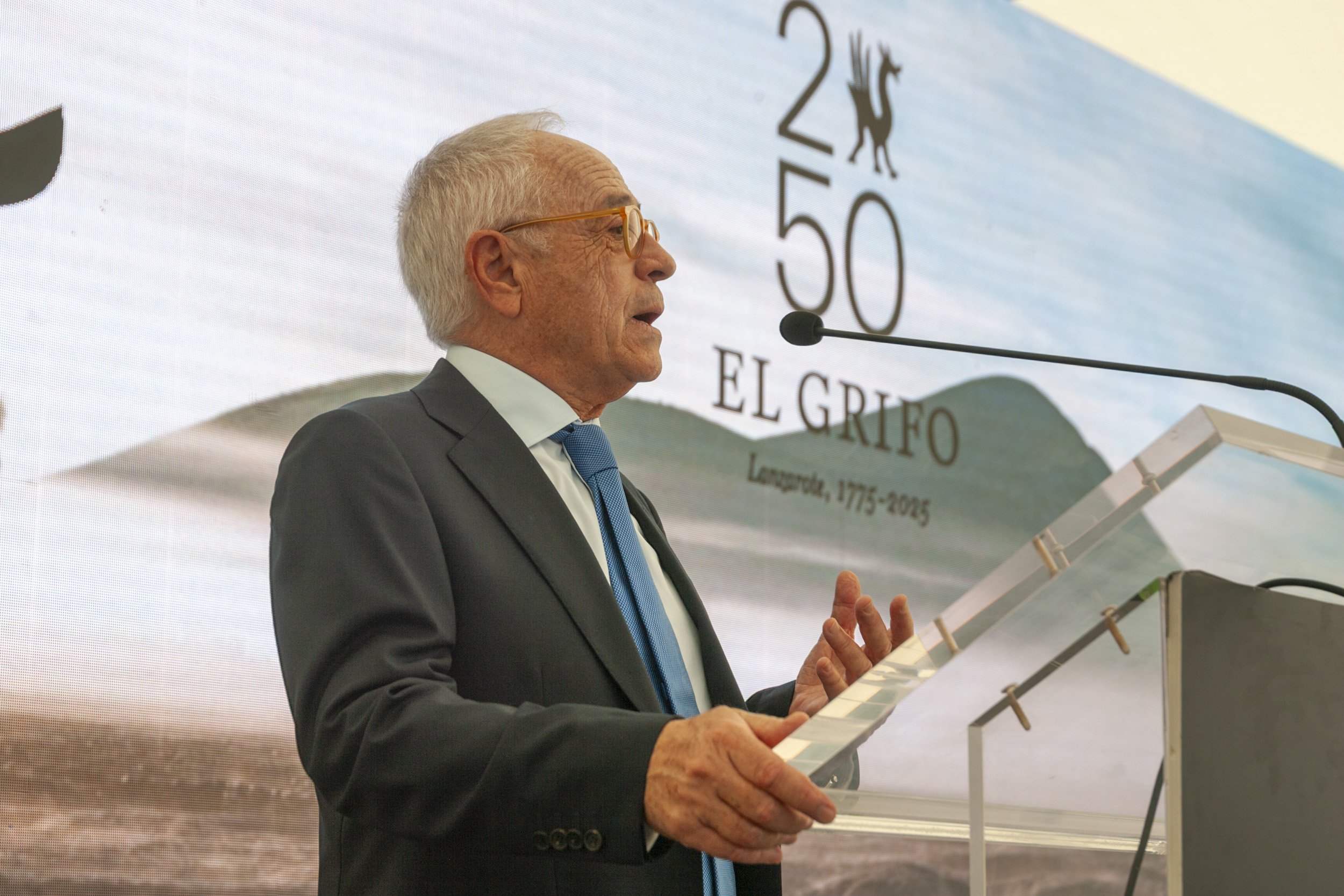 Ministro Luis Planas en el 250 aniversario de El Grifo Ministro Luis Planas en el 250 aniversario de El Grifo