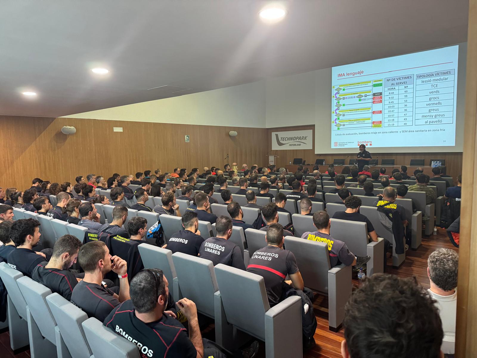 Bomberos en la APRAT Rescue 2025